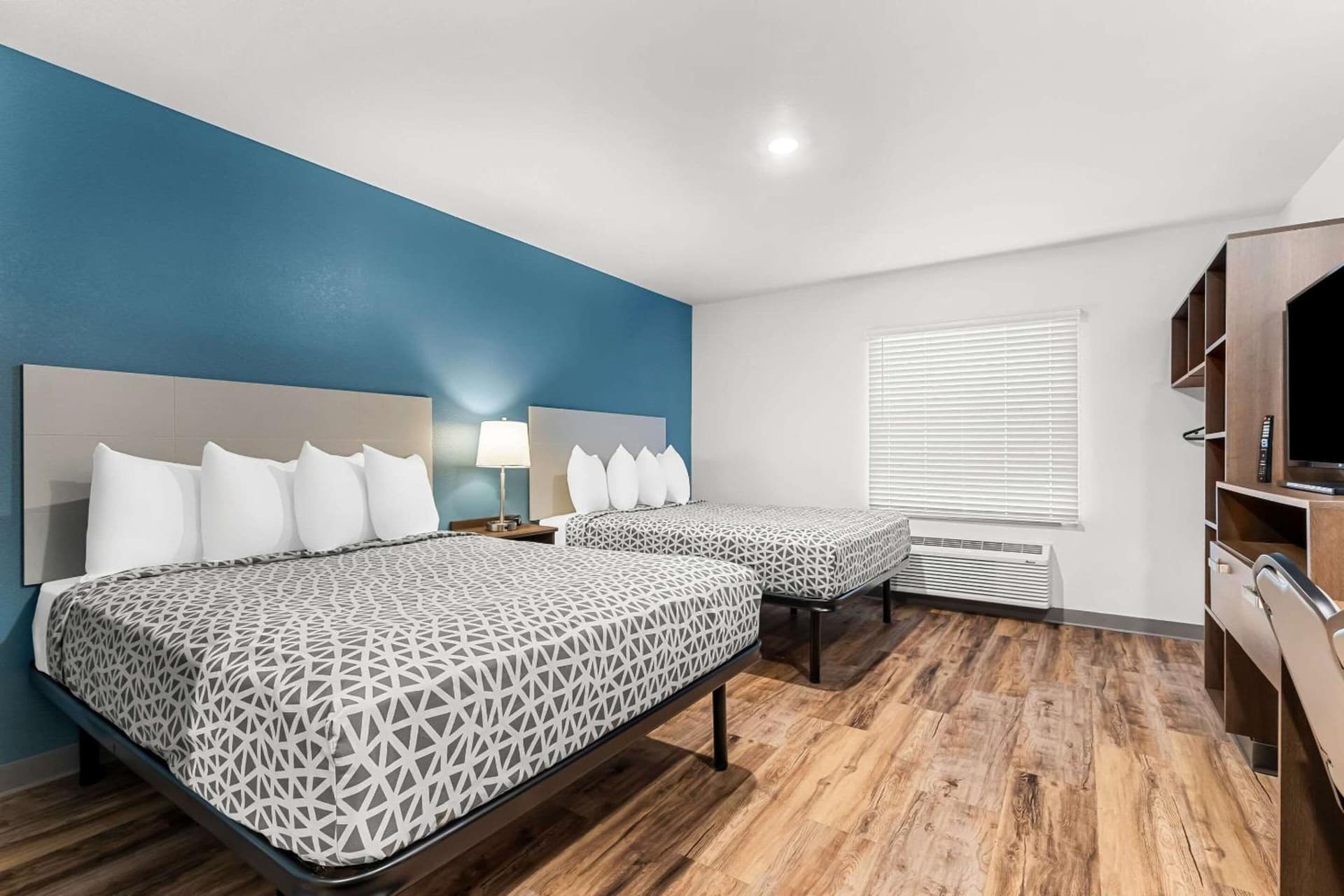 WoodSpring Suites Corona gallery photo in Corona, CA — image 9