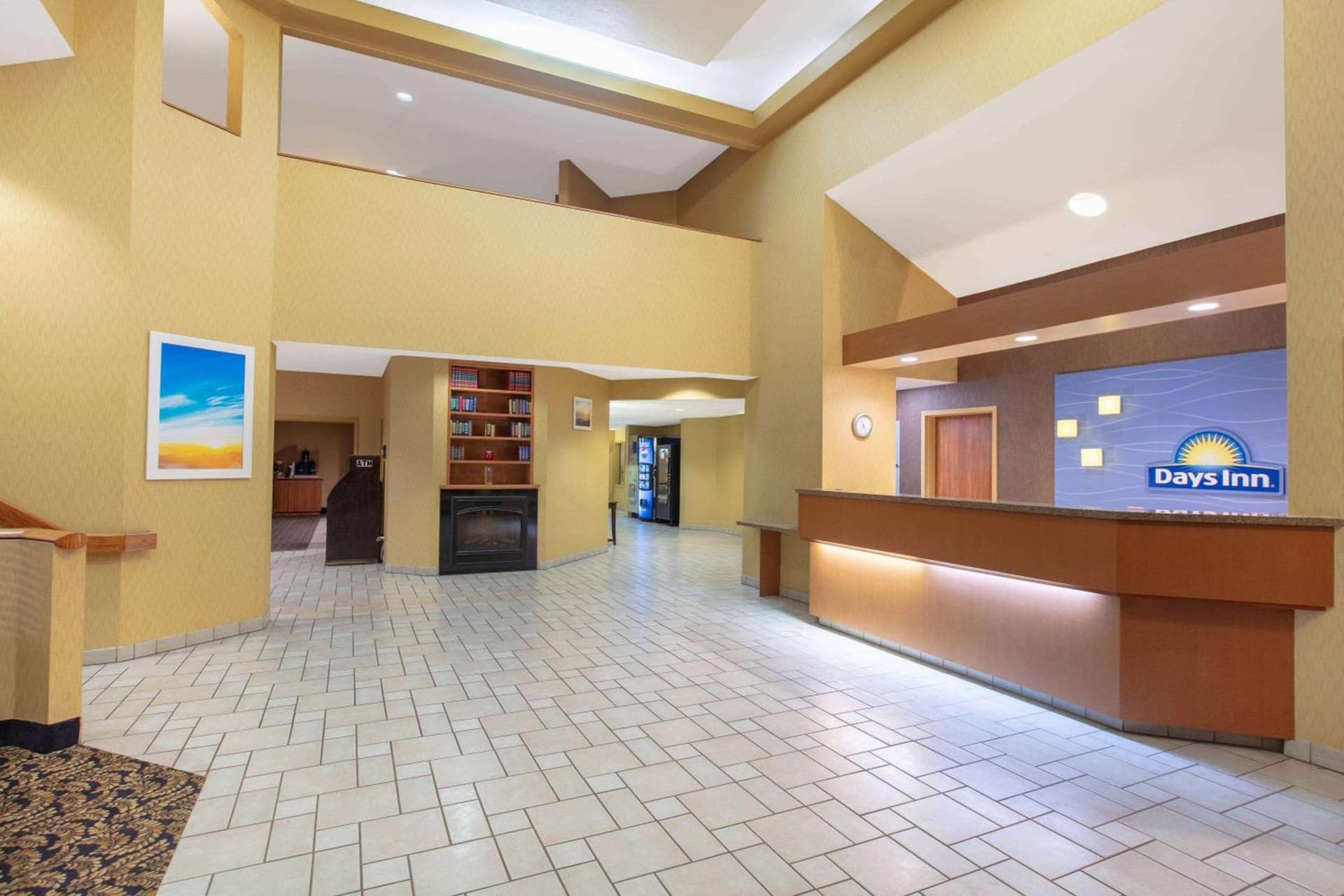 Days Inn by Wyndham Tulsa Central property views in Tulsa, OK — gallery photo 3