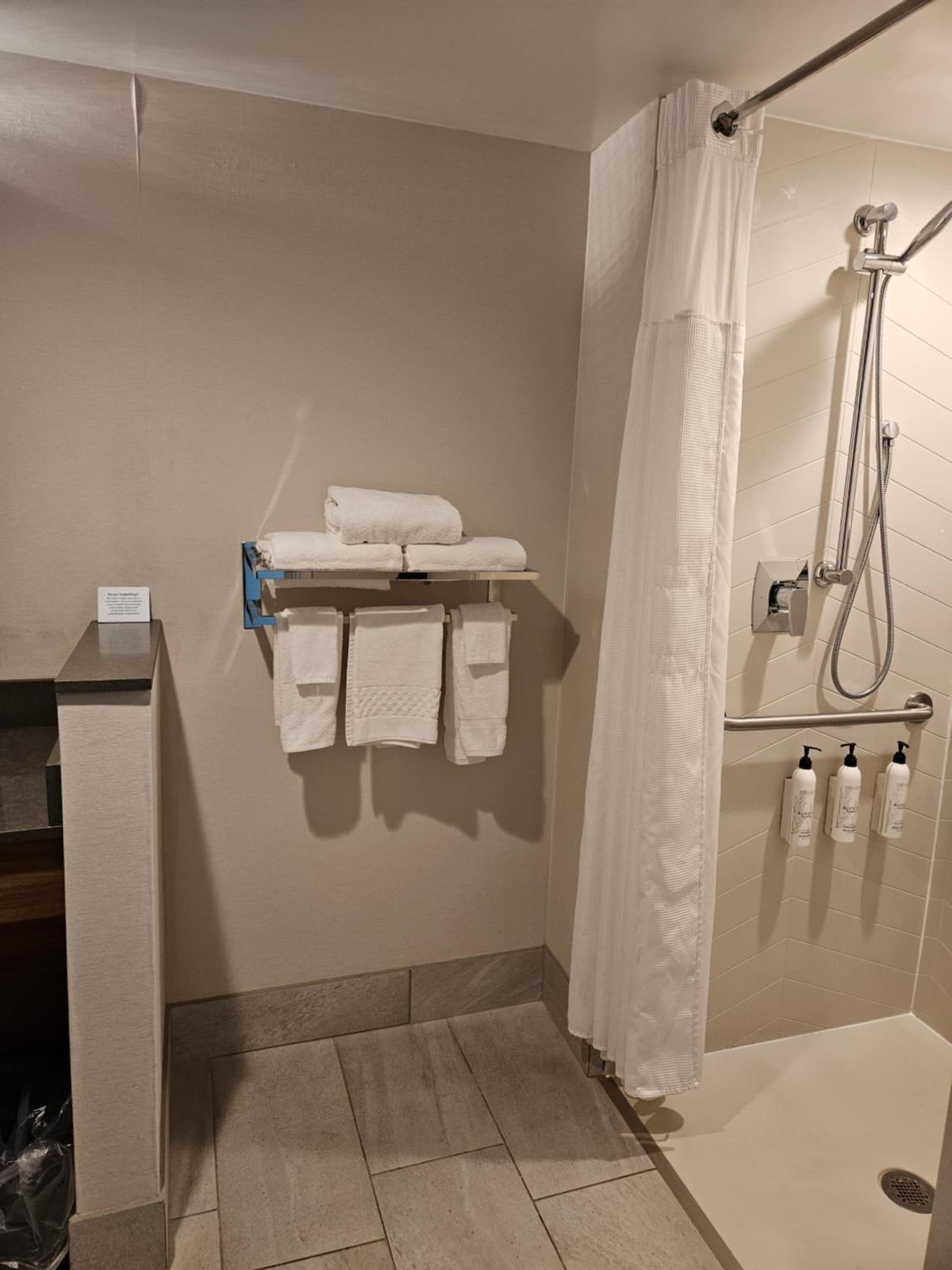 Fairfield Inn & Suites by Marriott Athens interior in Athens, TN — gallery photo 2