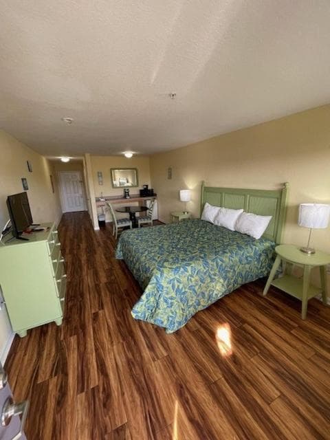 The Moorings Hotel and Marina of Carrabelle property views in Davis Island — gallery photo 3
