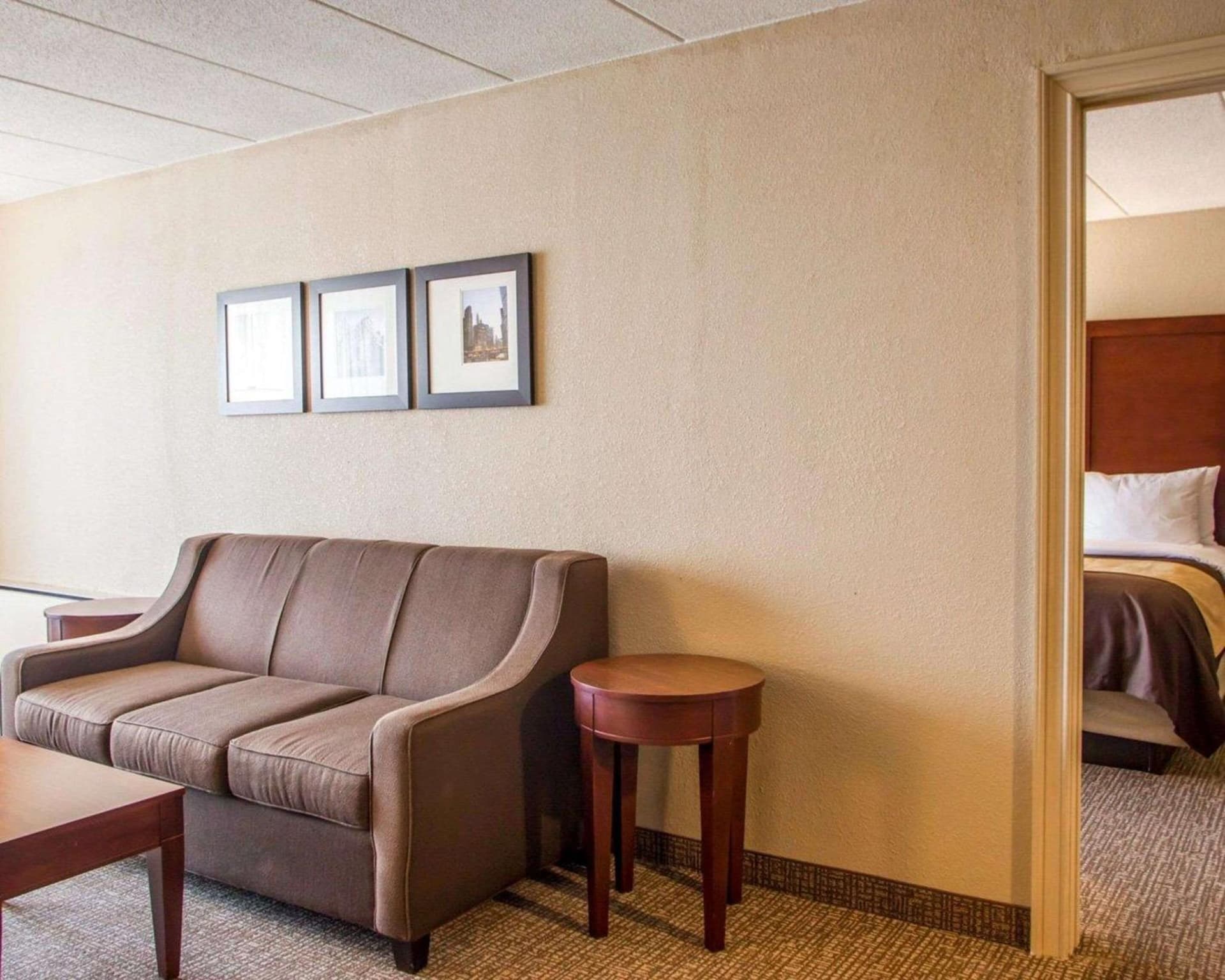 Quality Inn & Suites Orland Park - Chicago gallery photo in Orland Park, IL — image 26