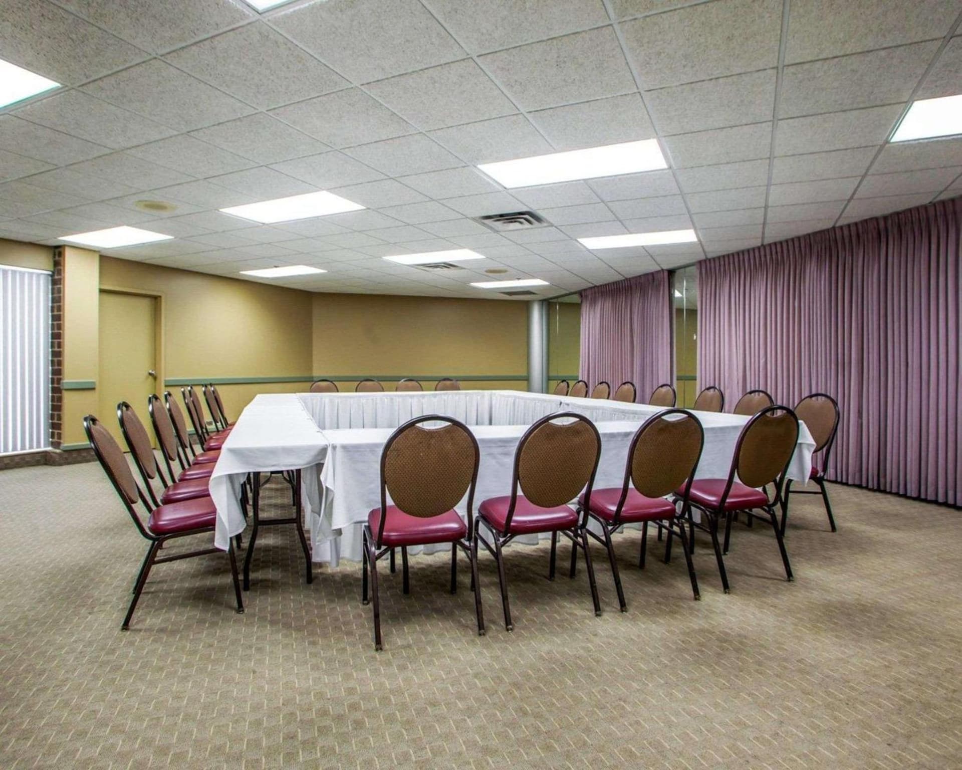 Quality Inn & Suites Orland Park - Chicago gallery photo in Orland Park, IL — image 16
