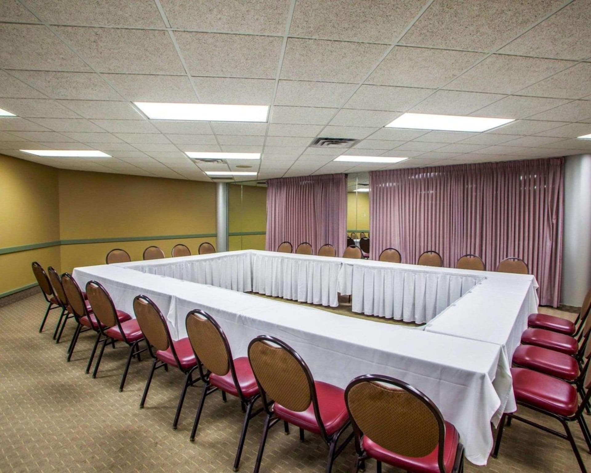 Quality Inn & Suites Orland Park - Chicago gallery photo in Orland Park, IL — image 12