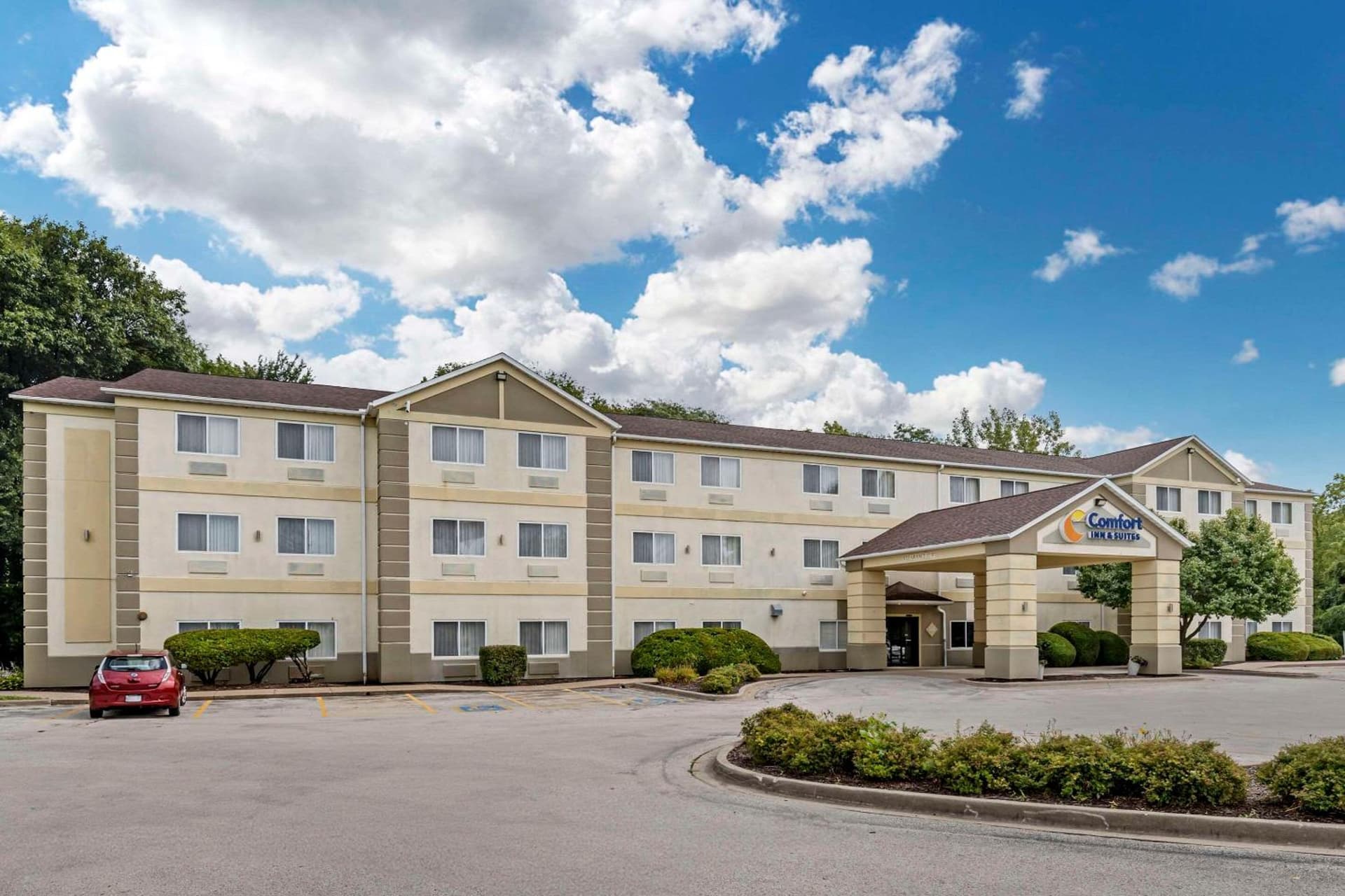 Comfort Inn & Suites East Moline near I-80 featured exterior or lobby in East Moline, IL — similar hotel