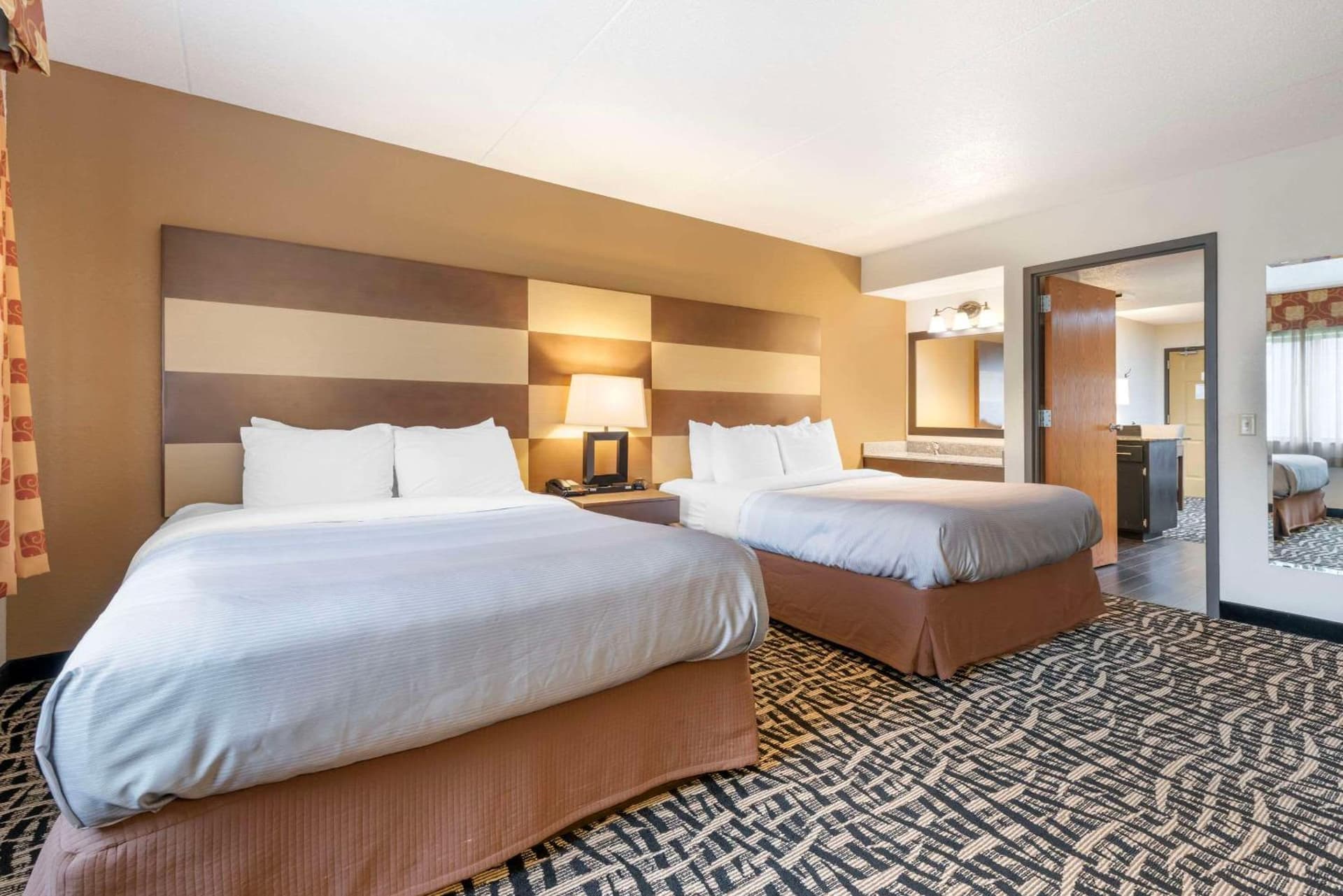 Quality Inn & Suites Mayo Clinic Area gallery photo in Rochester, MN — image 6
