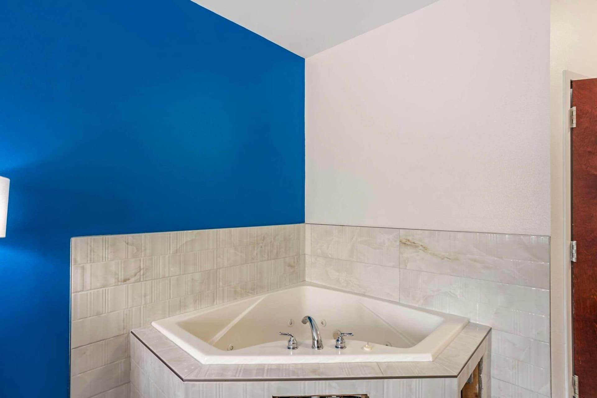 Comfort Inn & Suites Harrisburg-Hershey North gallery photo in Harrisburg, PA — image 42