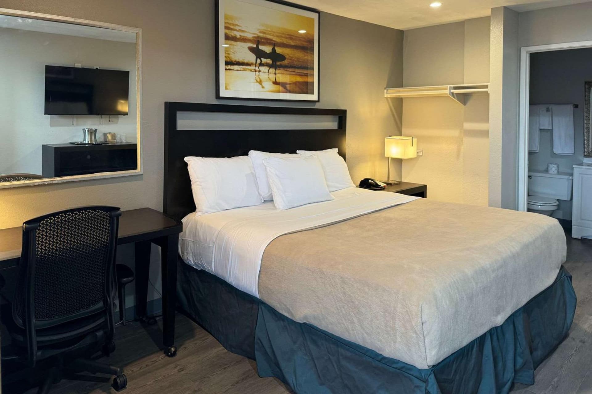 Rodeway Inn El Cajon - San Diego East interior in El Cajon, CA — gallery photo 2