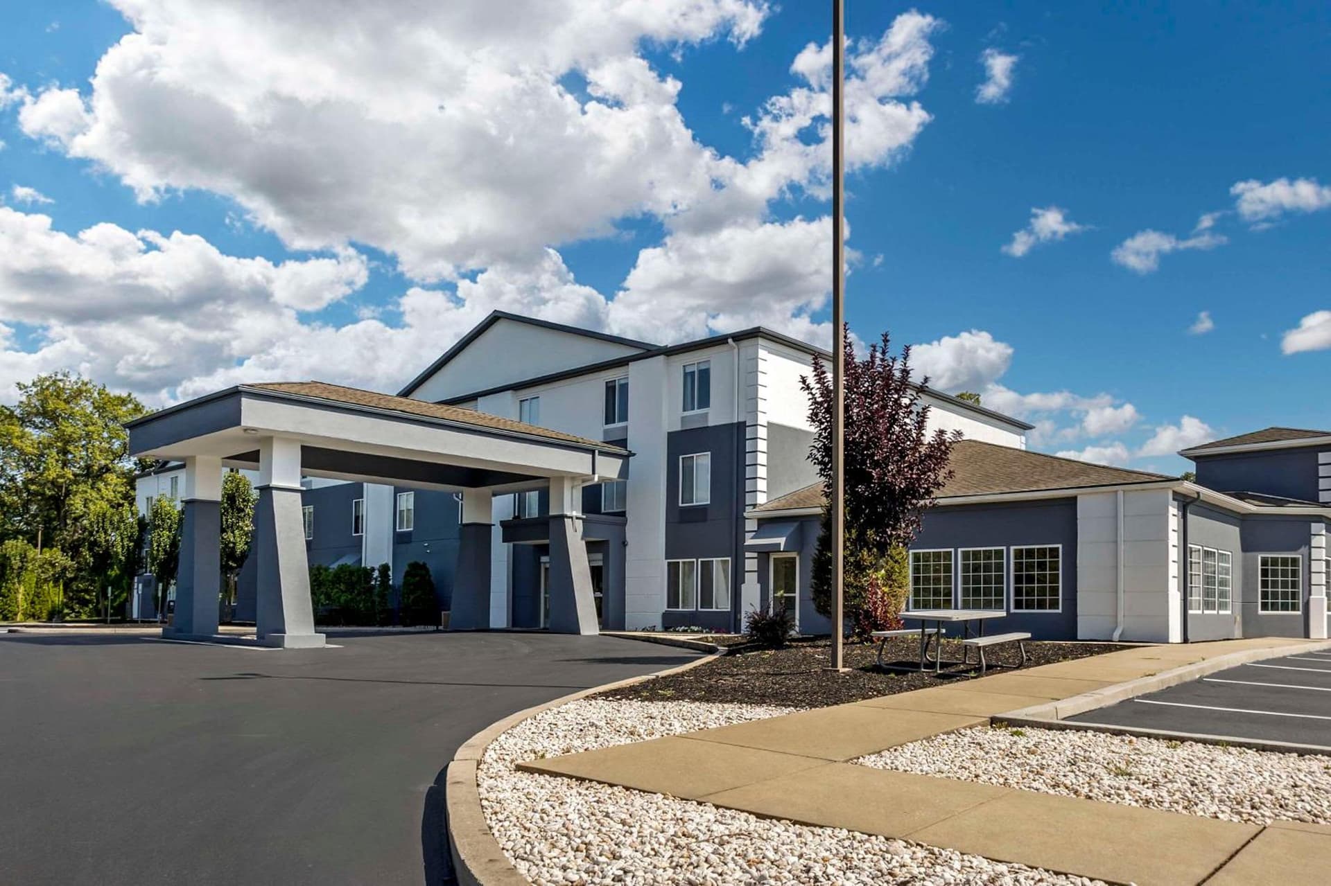 Comfort Inn & Suites Harrisburg-Hershey North interior in Harrisburg, PA — gallery photo 2