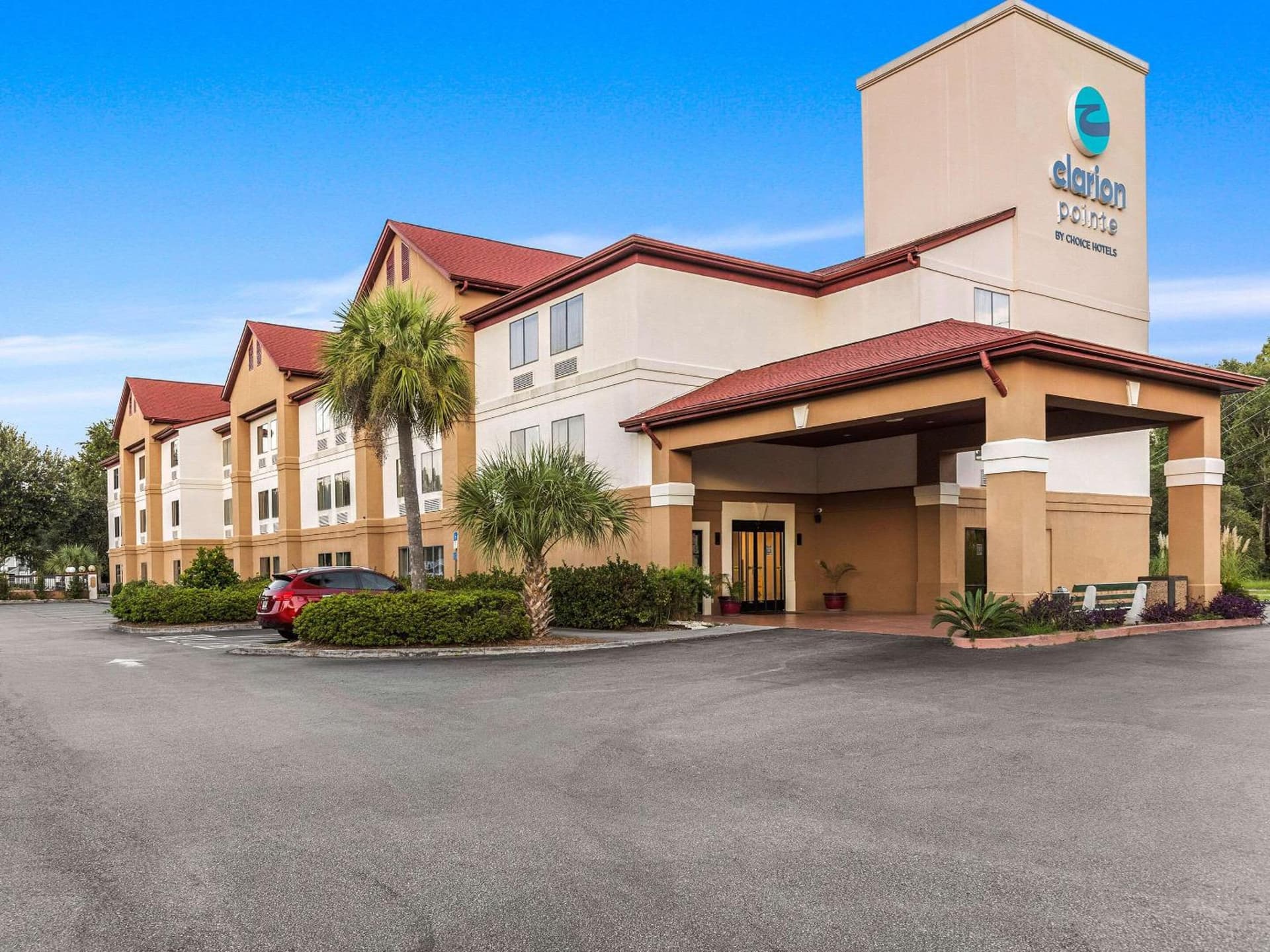 Clarion Pointe Savannah Gateway I-95 featured exterior or lobby in Savannah, GA — similar hotel