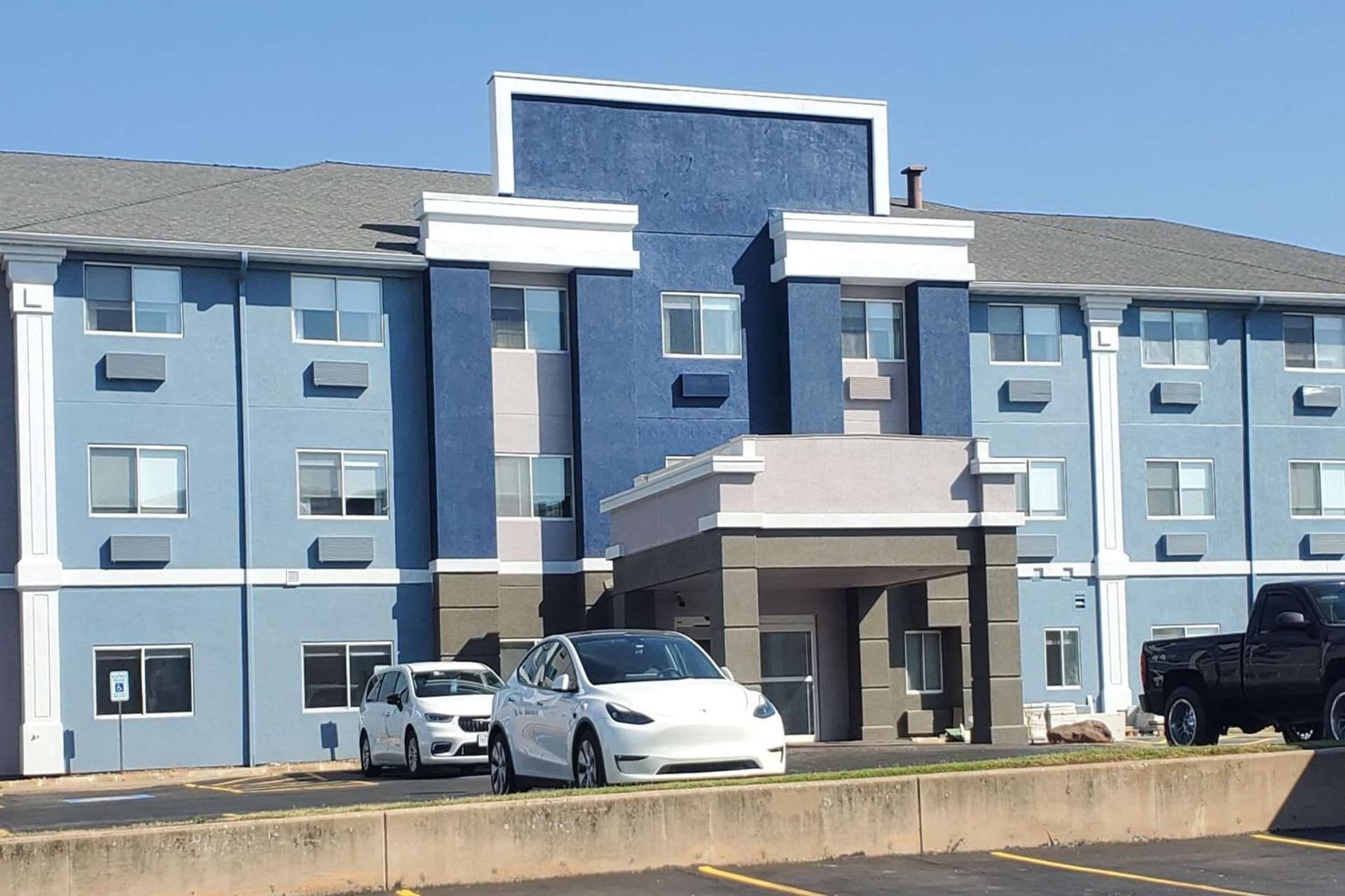 Comfort Inn & Suites Oklahoma City North - Quail Springs interior in Oklahoma City, OK — gallery photo 2