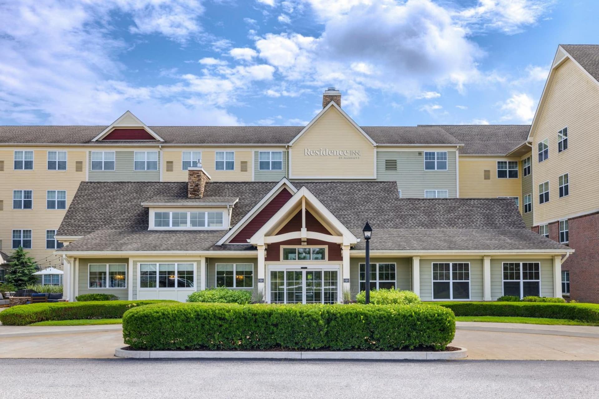 Residence Inn by Marriott Long Island Islip/Courthouse Complex interior in Central Islip, NY — gallery photo 2