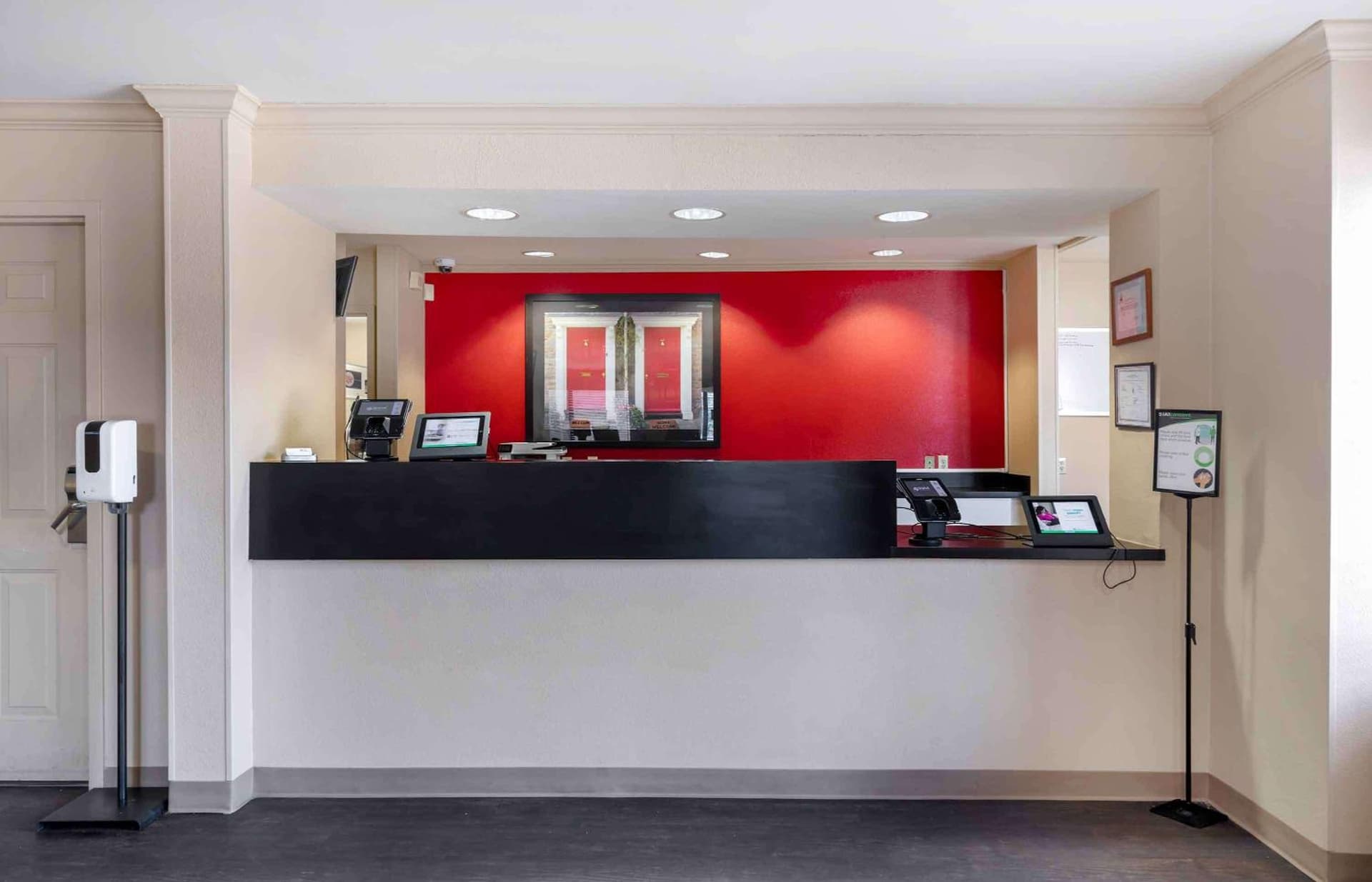 Extended Stay America Select Suites - Dallas - Farmers Branch property views in Farmers Branch, TX — gallery photo 3