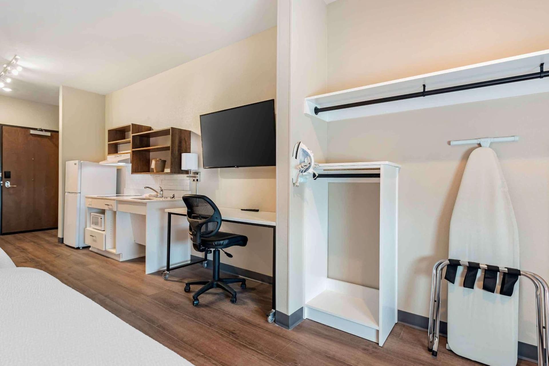 Extended Stay America Premier Suites - Pueblo gallery photo in Pueblo, CO — image 32