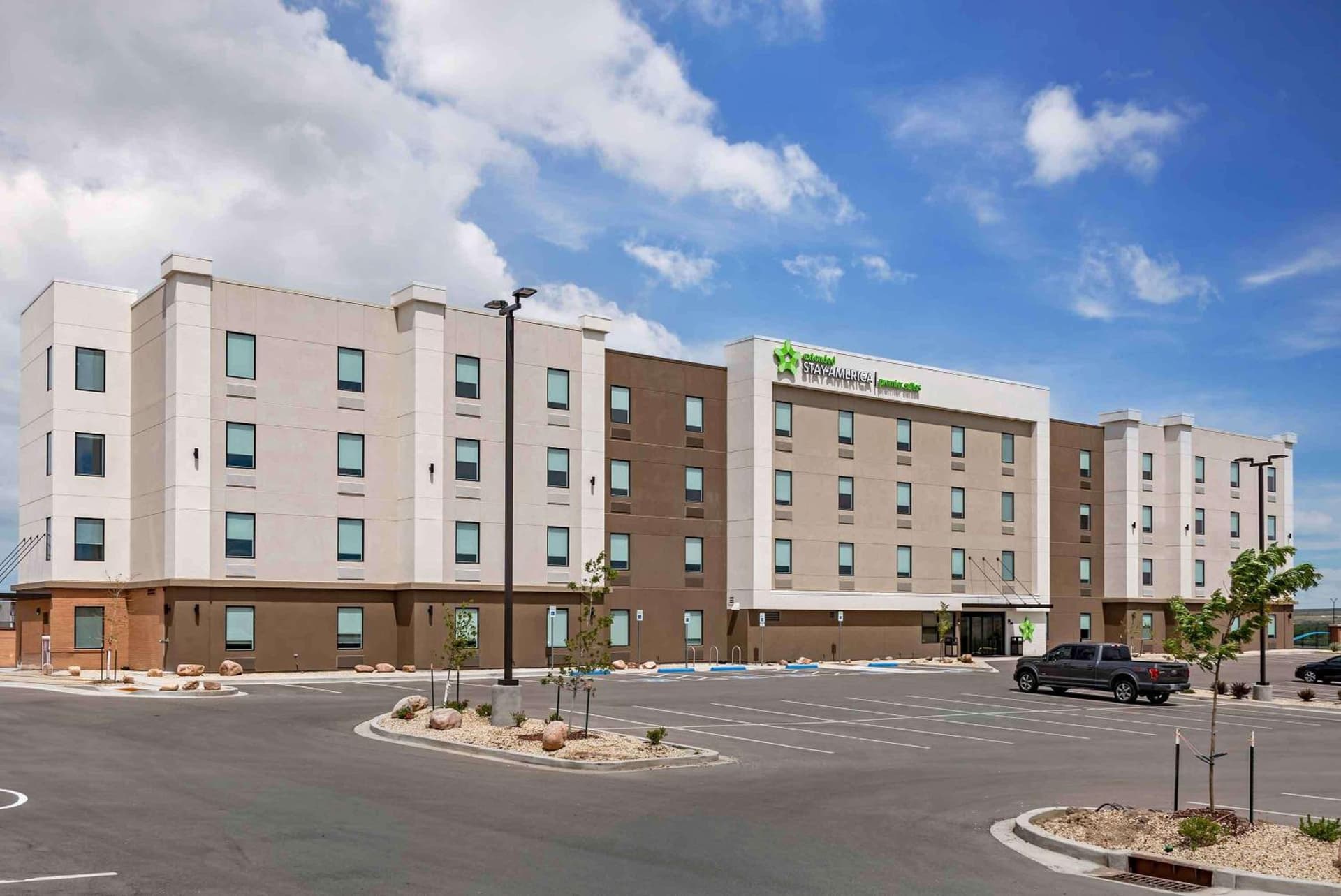 Extended Stay America Premier Suites - Pueblo interior in Pueblo, CO — gallery photo 2