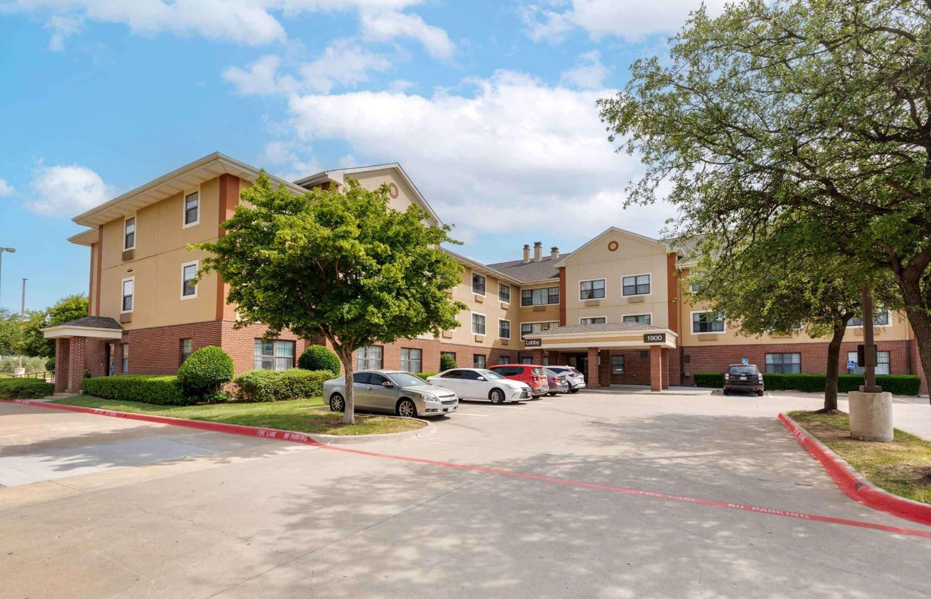Extended Stay America Select Suites - Dallas - Lewisville interior in Lewisville, TX — gallery photo 2