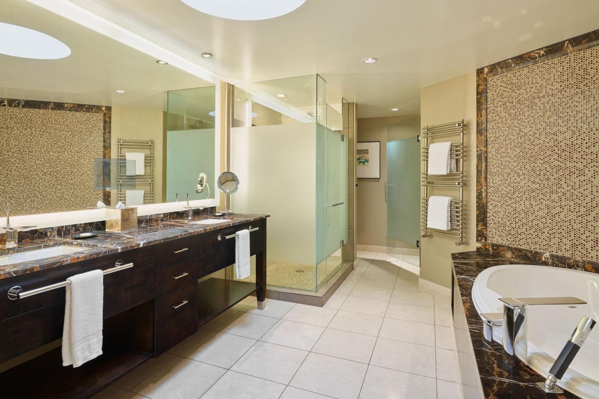 The Westin Kansas City at Crown Center gallery photo in Kansas City, MO — image 25
