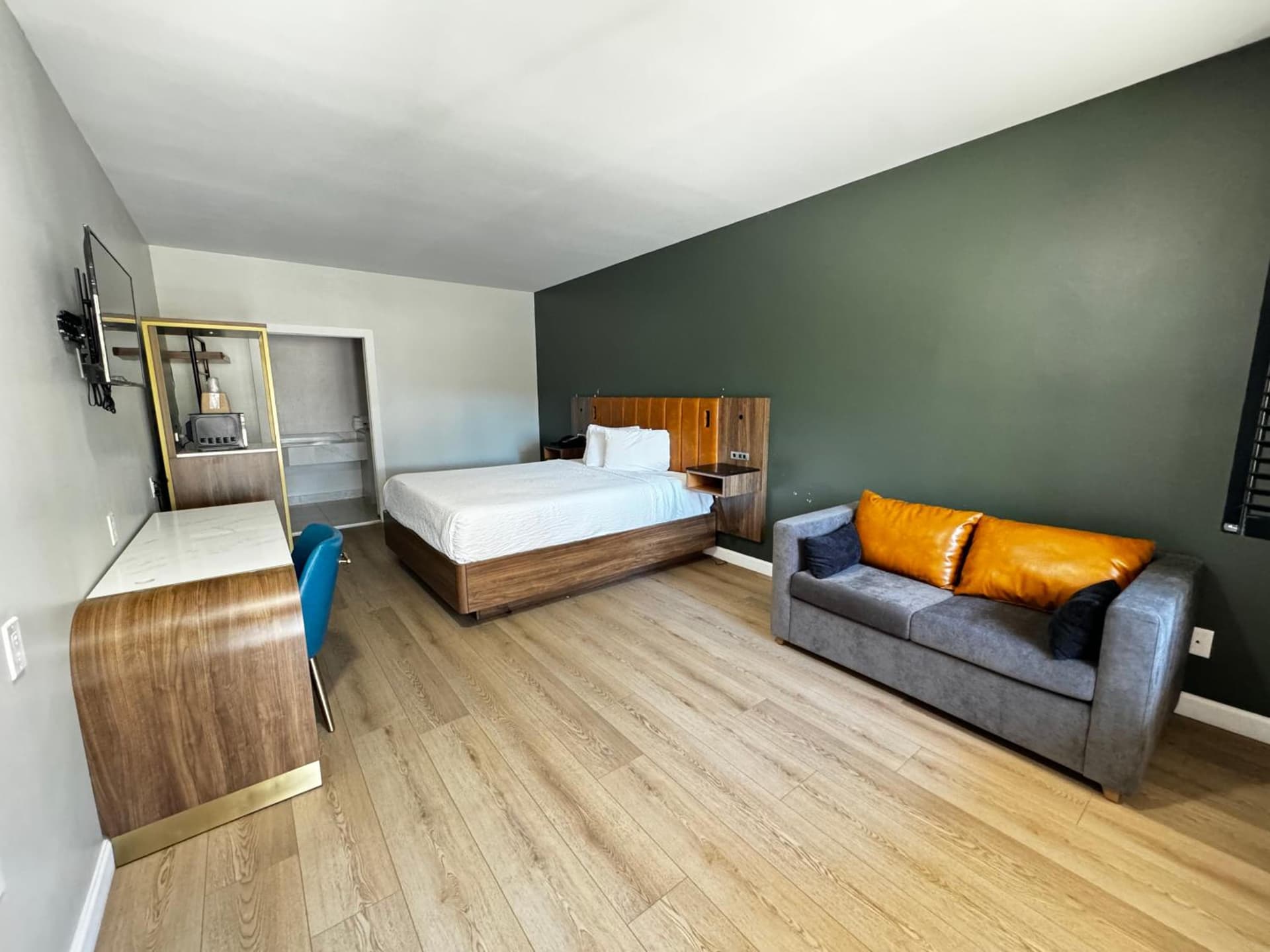 SureStay by Best Western Morgan Hill interior in Morgan Hill, CA — gallery photo 2