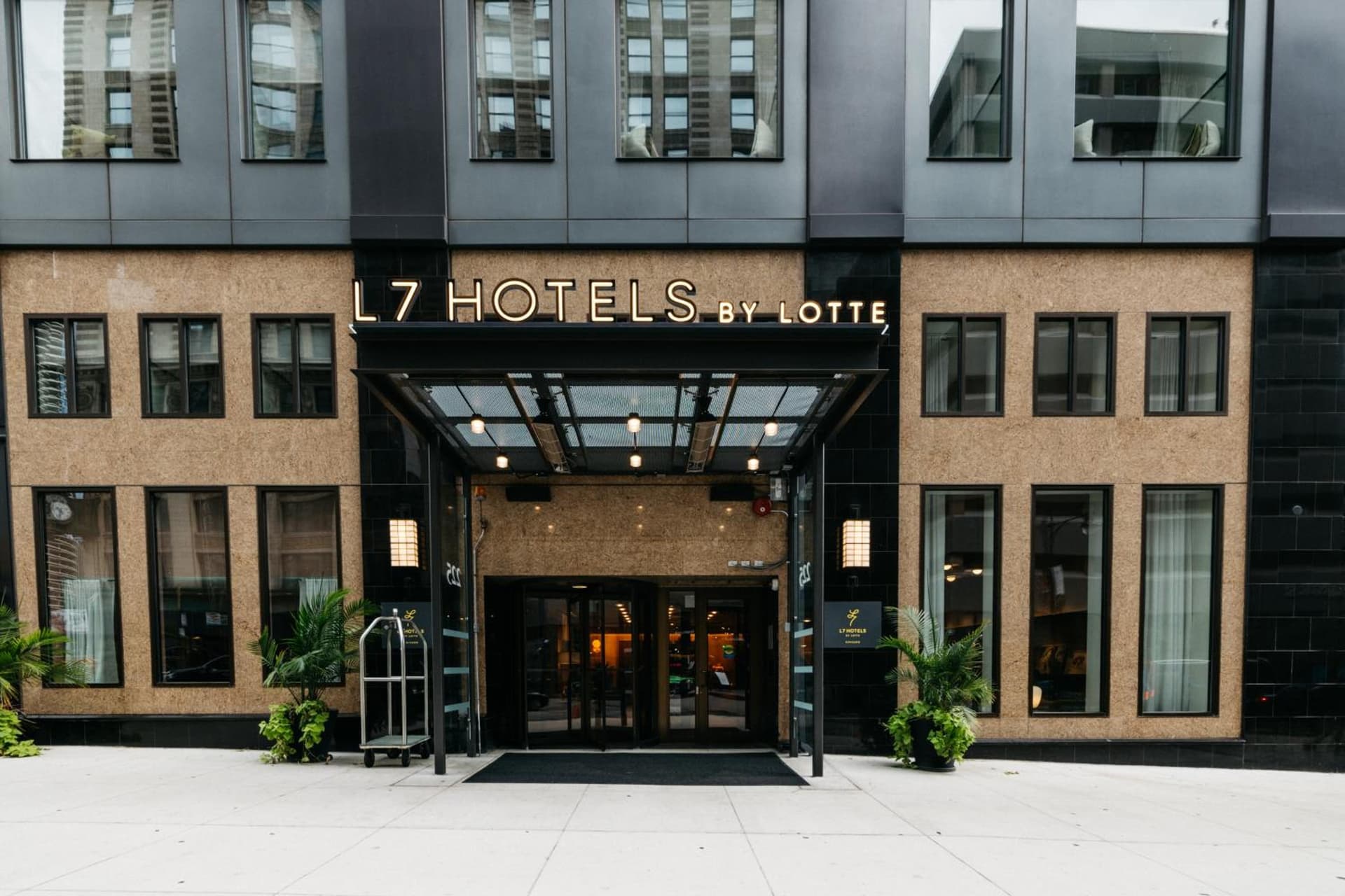 L7 Chicago by LOTTE property views in Chicago, IL — gallery photo 3