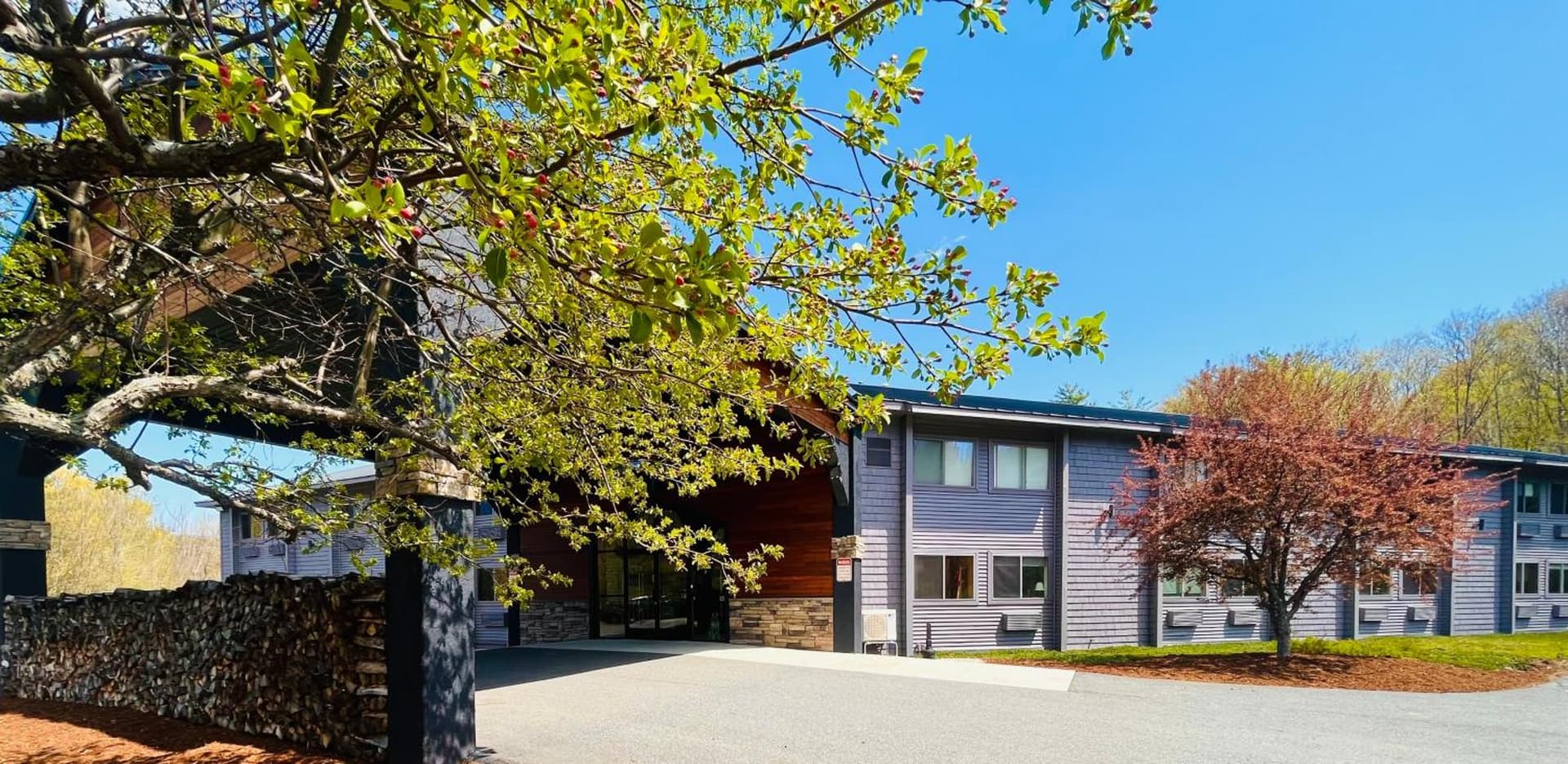 Bluebird Sunapee featured exterior or lobby in Mount Sunapee, NH — similar hotel