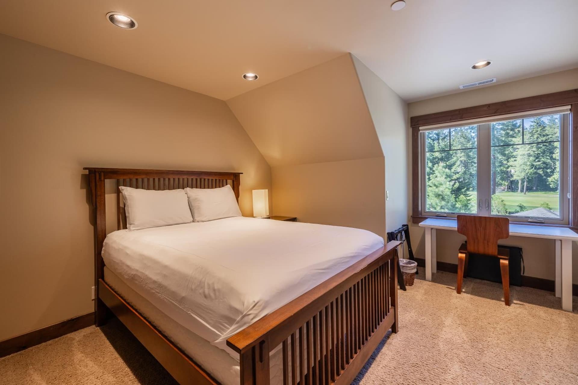 Craftsman Lodge on Rope Rider Golf Course - Hot Tub, Fireplaces, & Mountain Views property views in Cle Elum, WA — gallery photo 3
