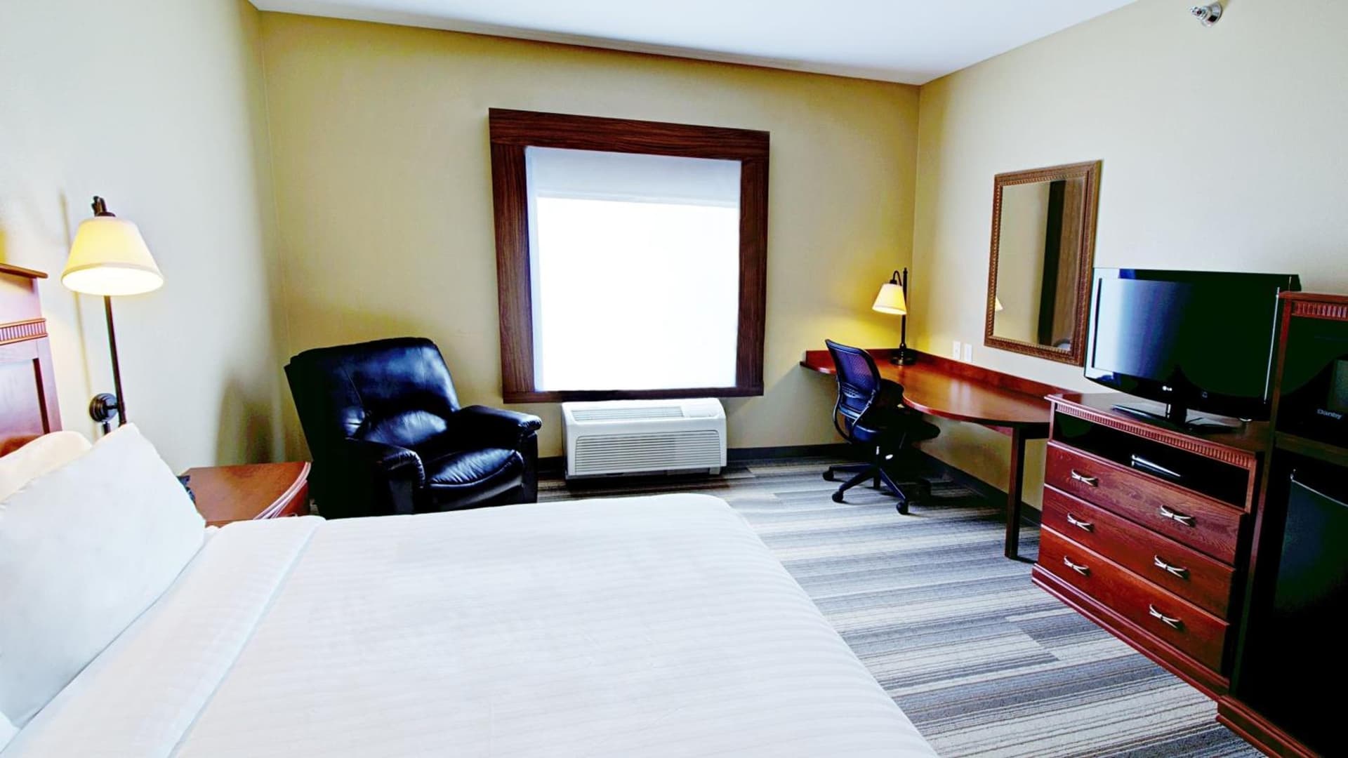 Holiday Inn Express & Suites Sioux City-South by IHG gallery photo in Sioux City, IA — image 45