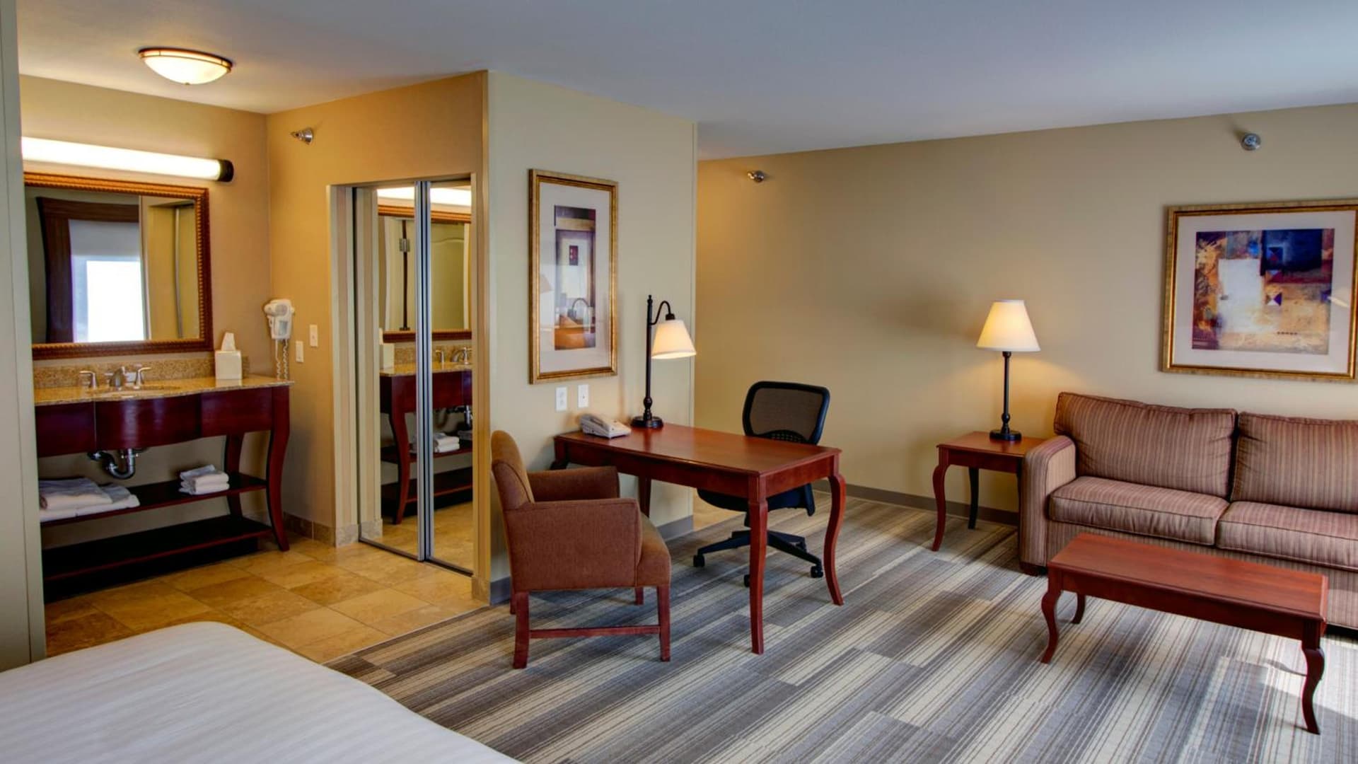 Holiday Inn Express & Suites Sioux City-South by IHG gallery photo in Sioux City, IA — image 75