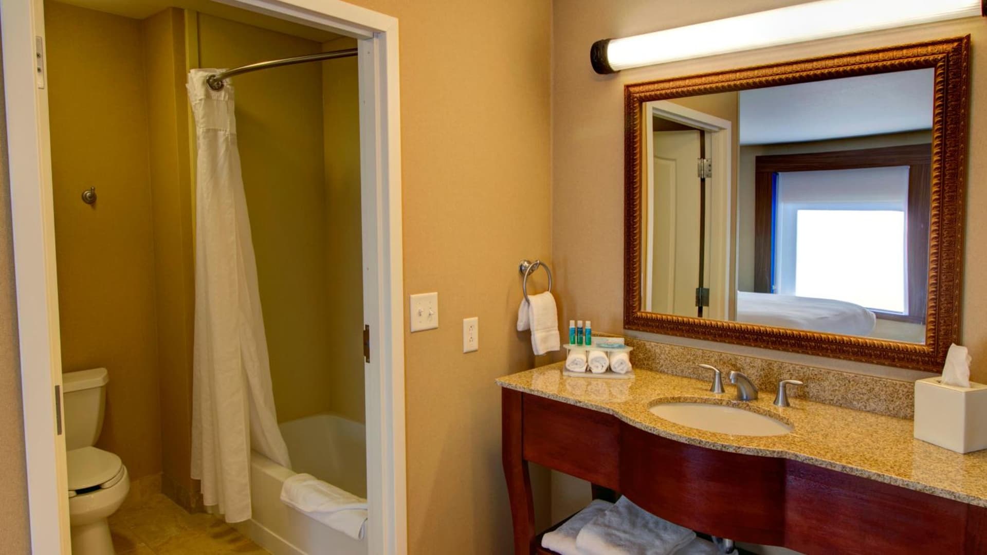 Holiday Inn Express & Suites Sioux City-South by IHG gallery photo in Sioux City, IA — image 56