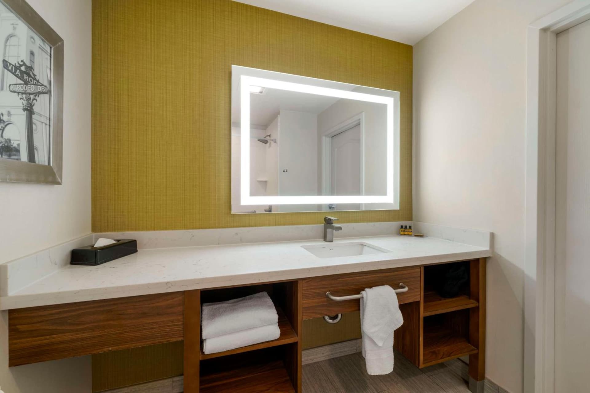 Best Western Plus Gardena-Los Angeles Inn & Suites gallery photo in Gardena, CA — image 8