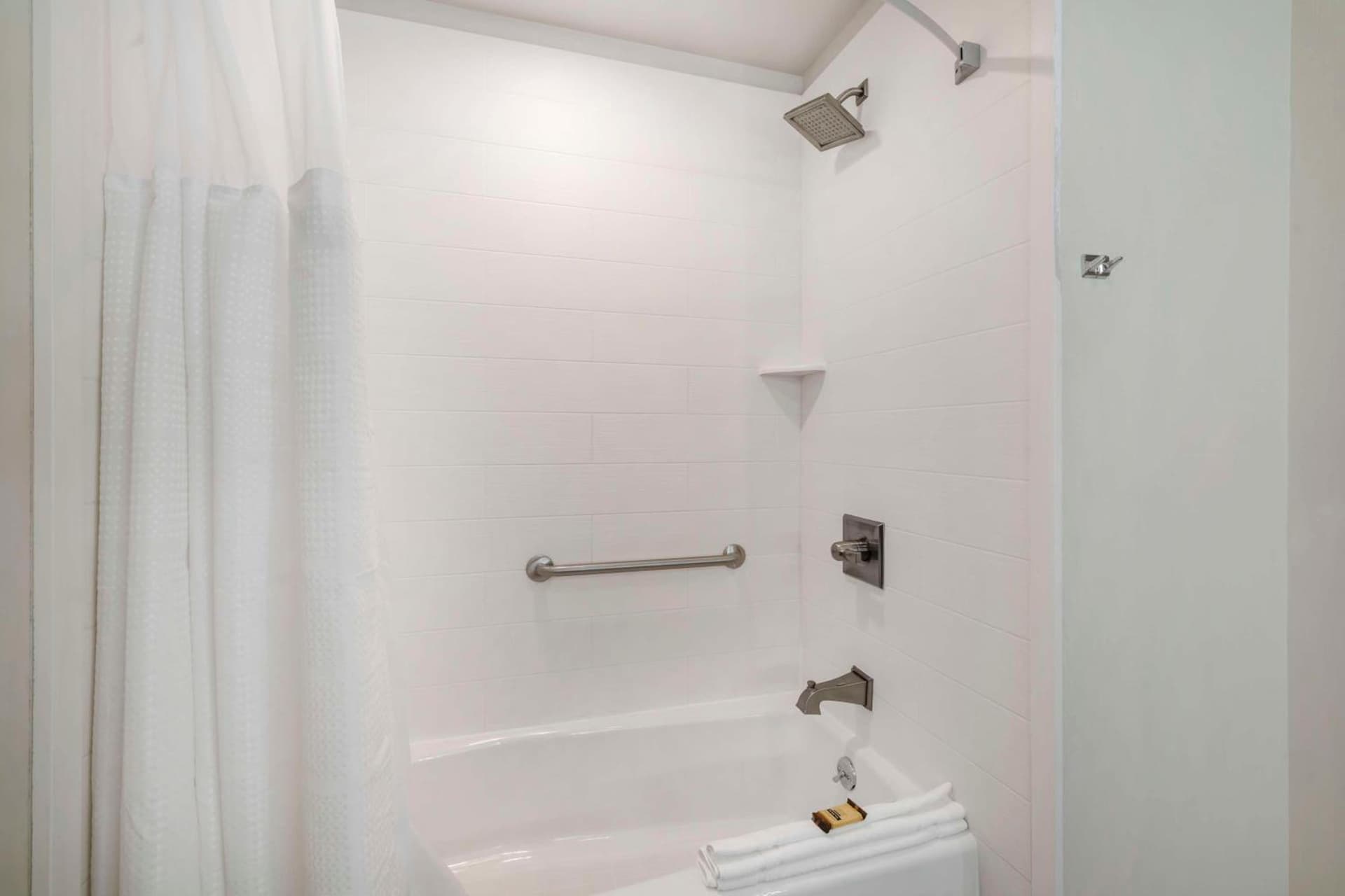 Best Western Plus Gardena-Los Angeles Inn & Suites gallery photo in Gardena, CA — image 13