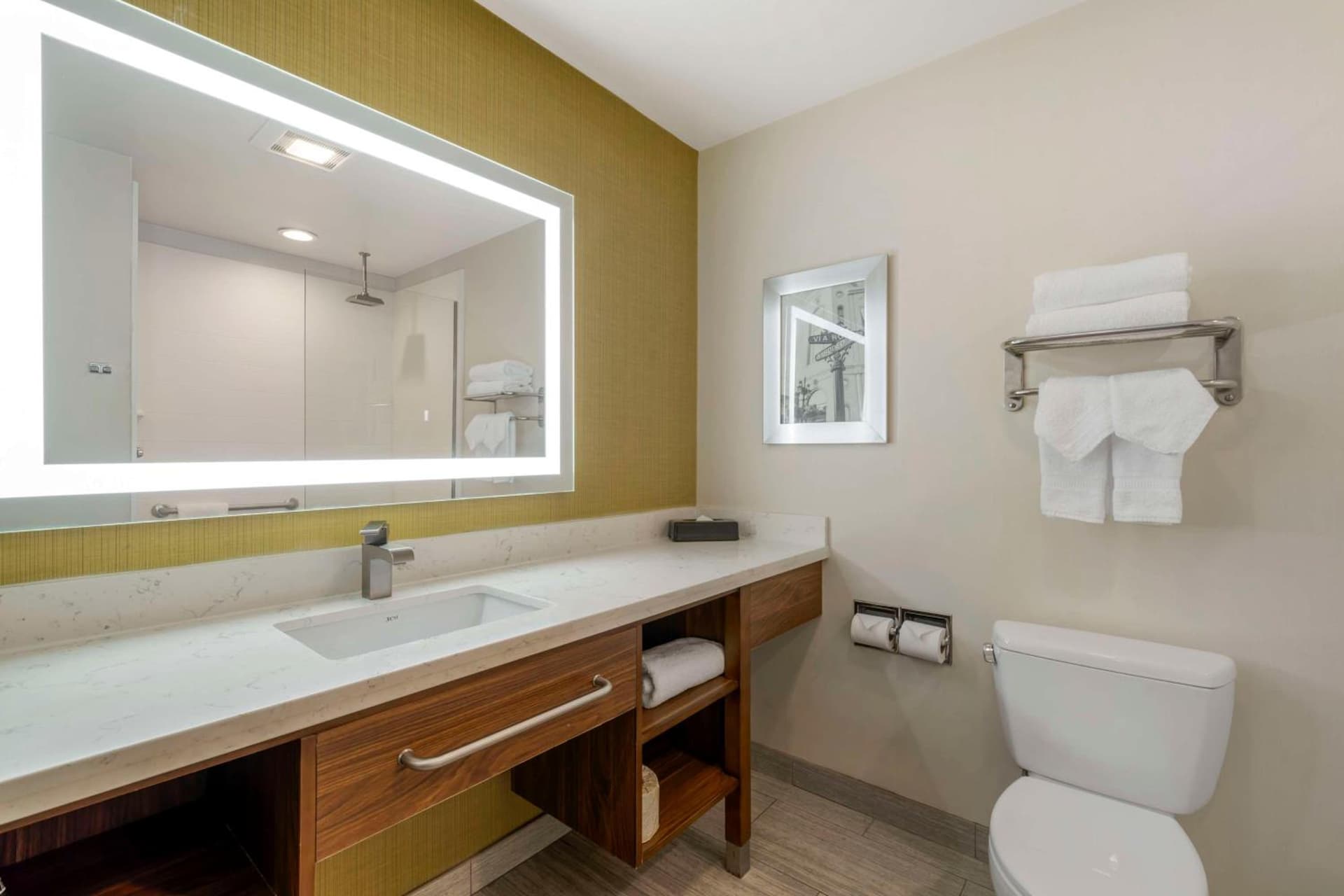 Best Western Plus Gardena-Los Angeles Inn & Suites gallery photo in Gardena, CA — image 17