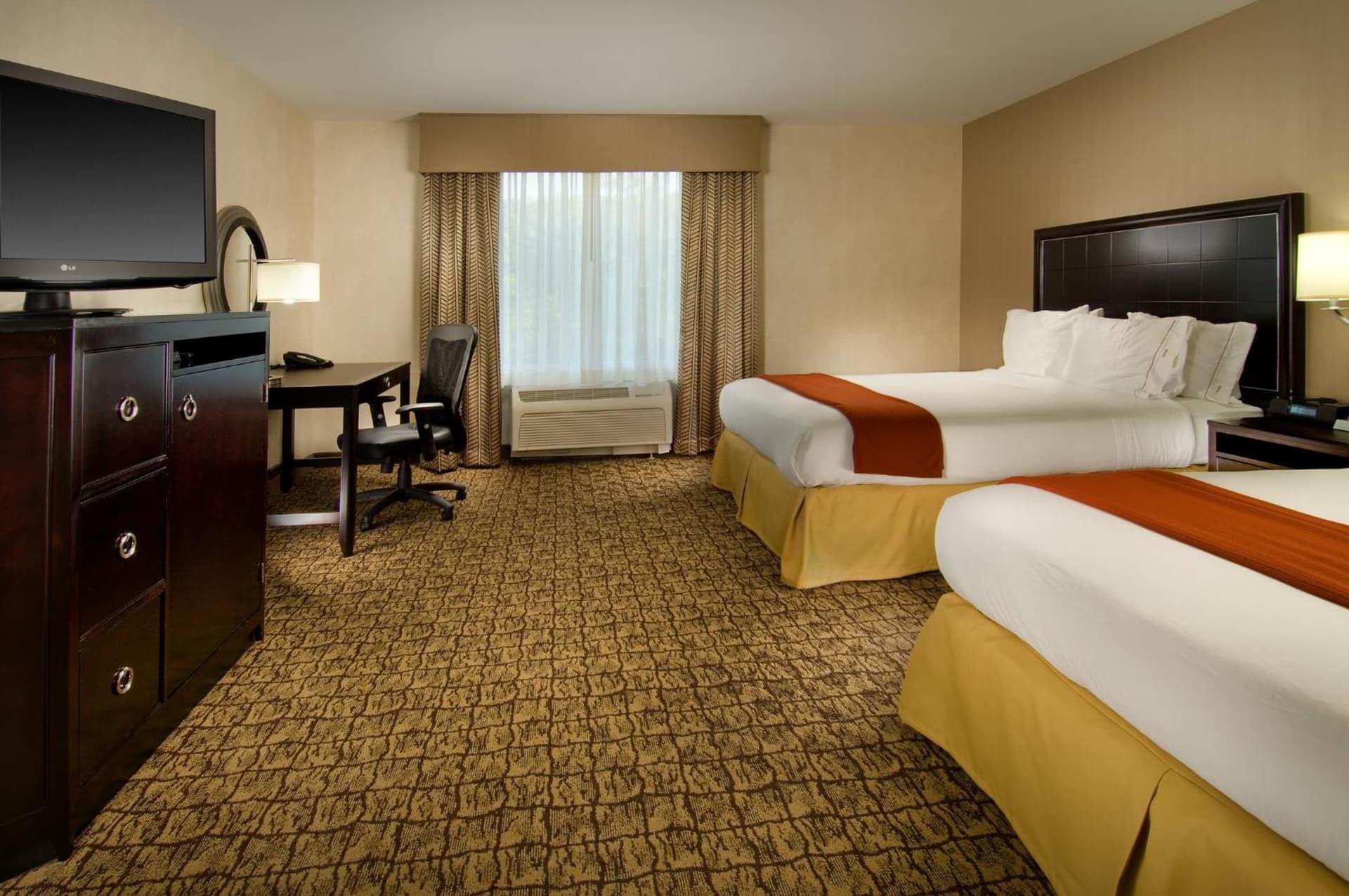 Holiday Inn Express & Suites Alexandria - Fort Belvoir by IHG gallery photo in Alexandria, VA — image 41