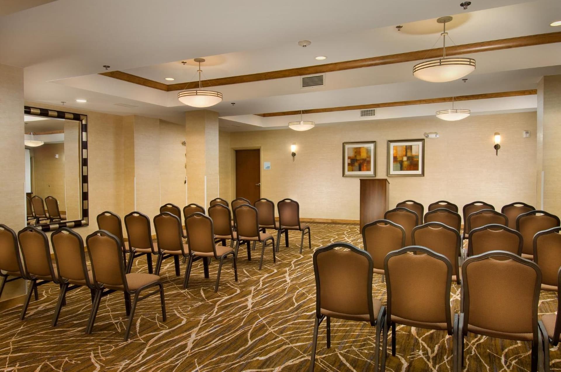 Holiday Inn Express & Suites Alexandria - Fort Belvoir by IHG gallery photo in Alexandria, VA — image 34