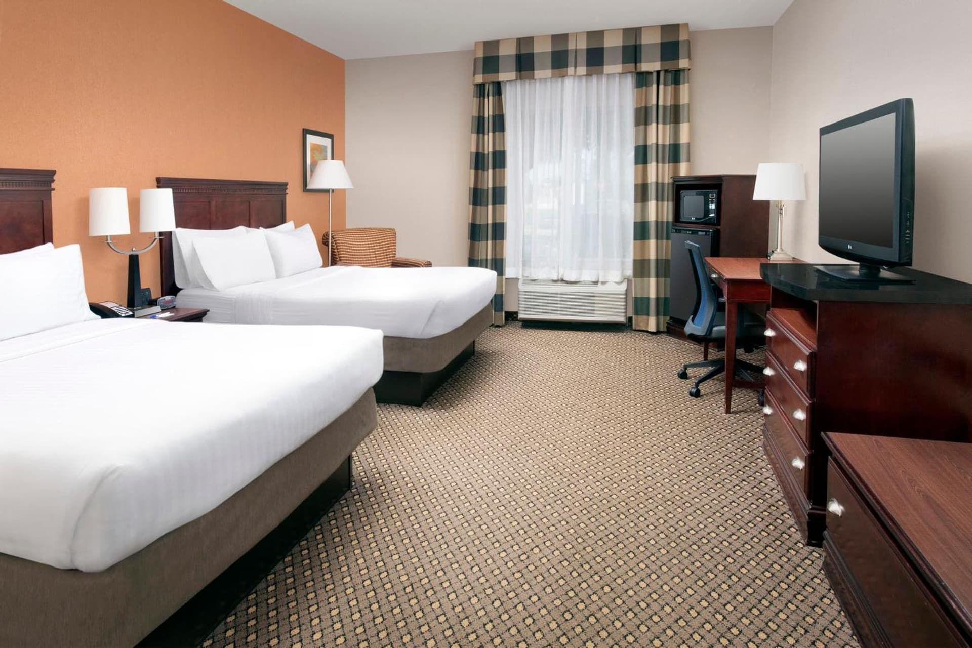 Holiday Inn Express & Suites by IHG Chambersburg by IHG gallery photo in Chambersburg, PA — image 48