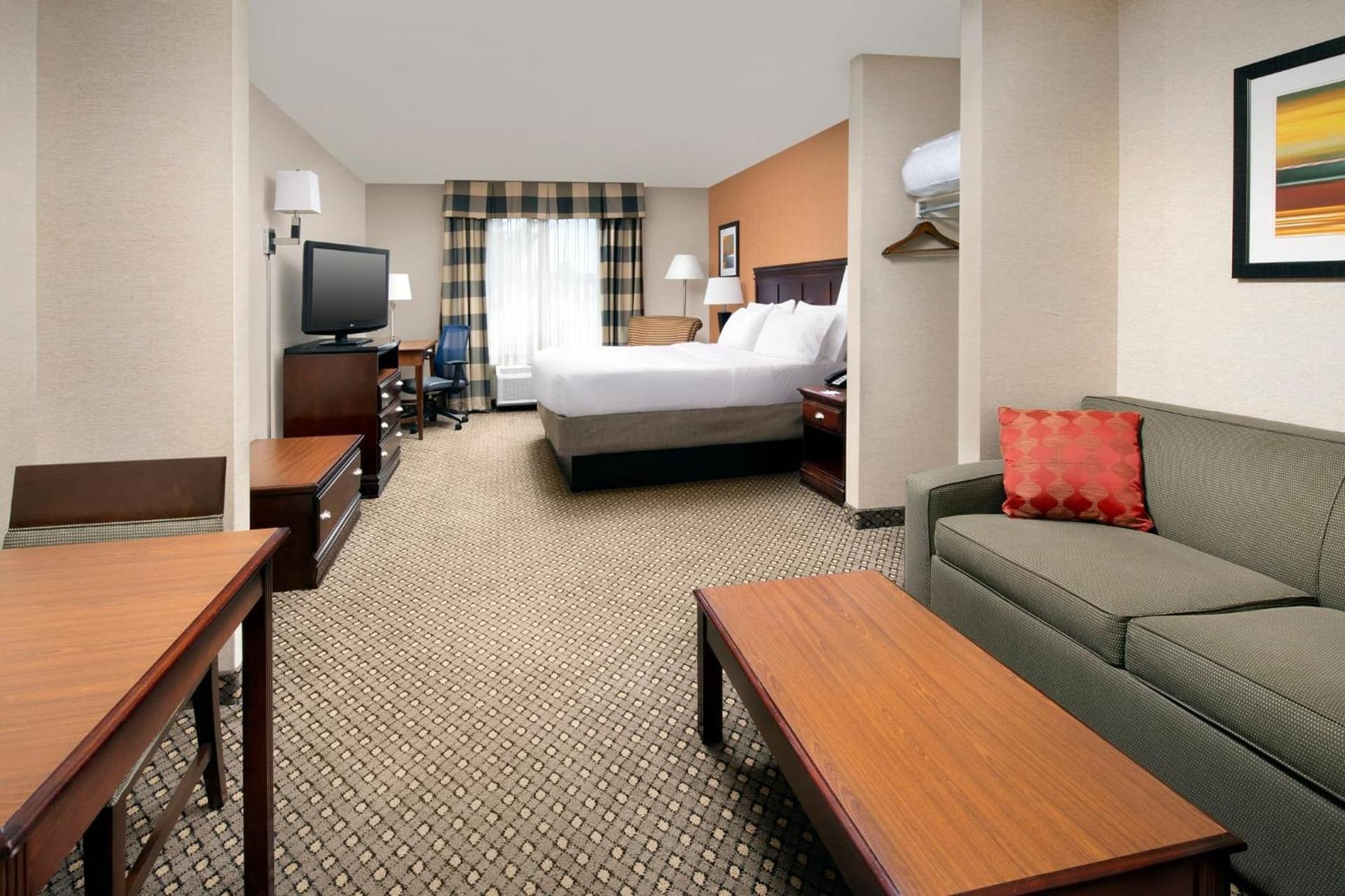 Holiday Inn Express & Suites by IHG Chambersburg by IHG gallery photo in Chambersburg, PA — image 41
