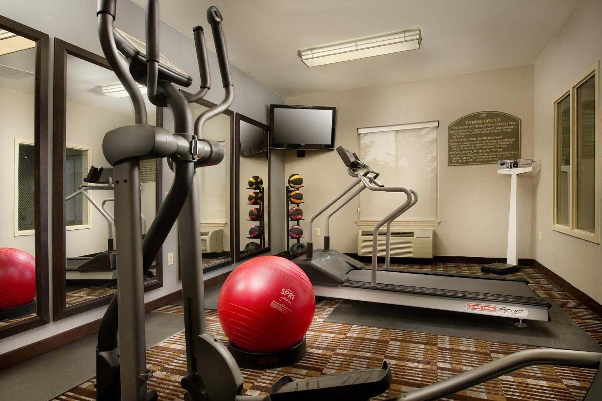 Holiday Inn Express & Suites by IHG Chambersburg by IHG gallery photo in Chambersburg, PA — image 24