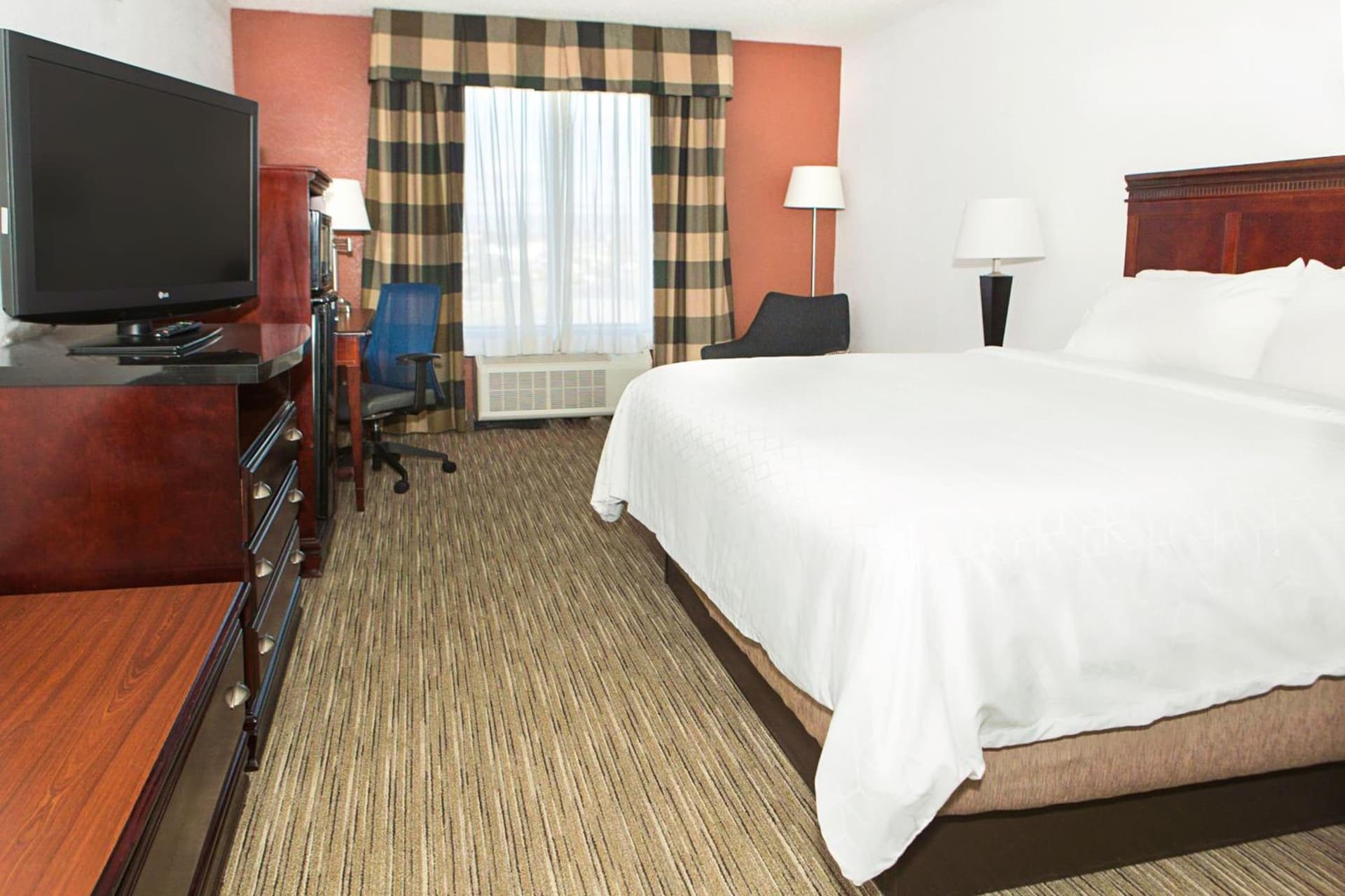 Holiday Inn Express & Suites by IHG Chambersburg by IHG gallery photo in Chambersburg, PA — image 49
