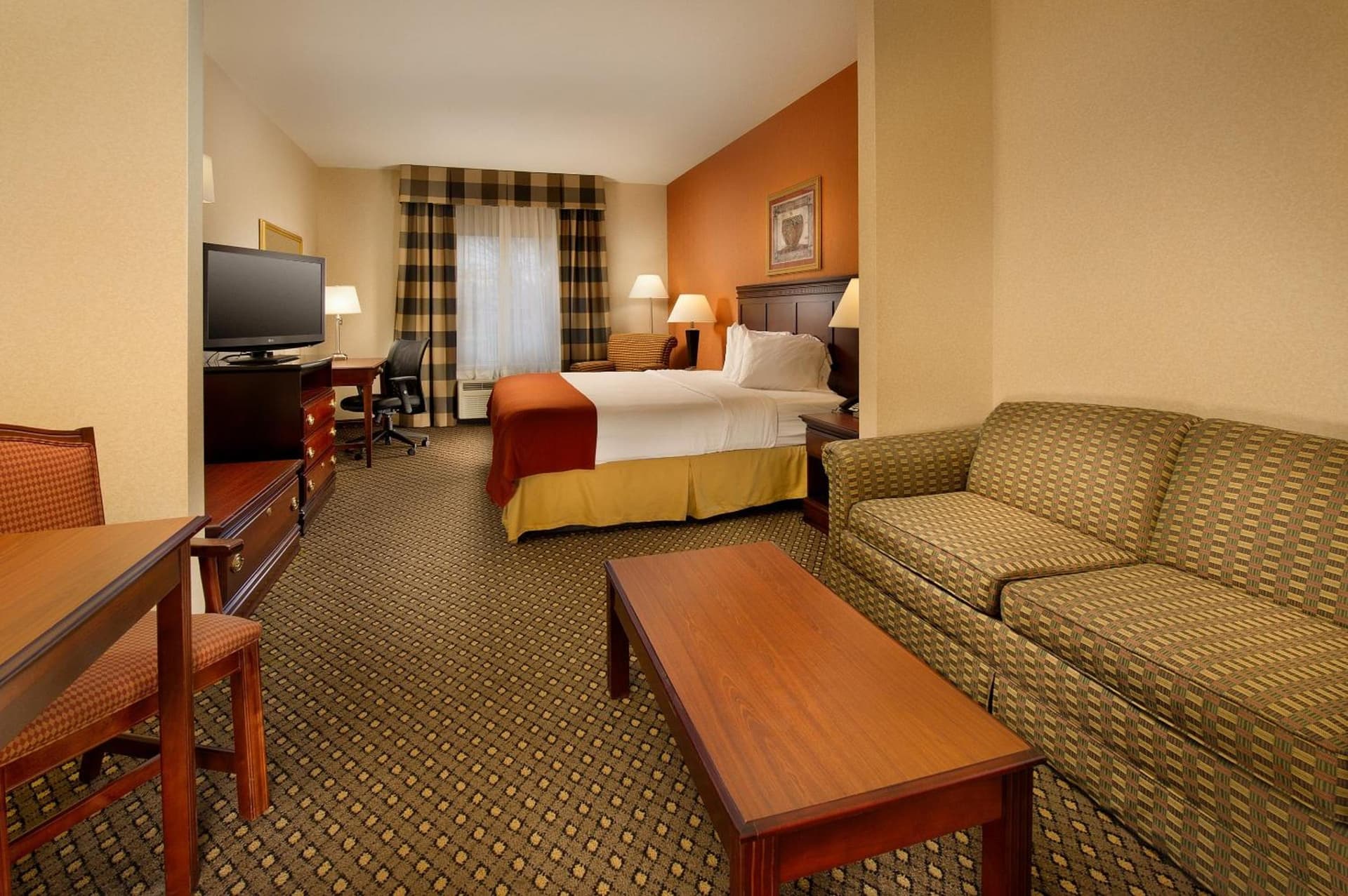 Holiday Inn Express & Suites by IHG Chambersburg by IHG gallery photo in Chambersburg, PA — image 4