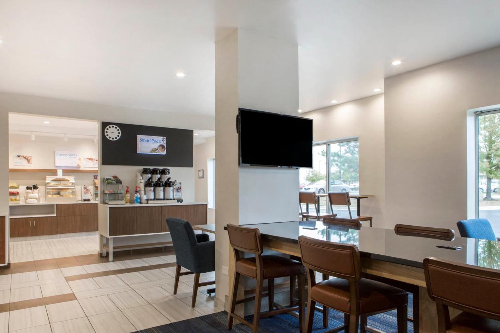Holiday Inn Express & Suites Chicago West - St Charles by IHG gallery photo in Saint Charles, IL — image 17