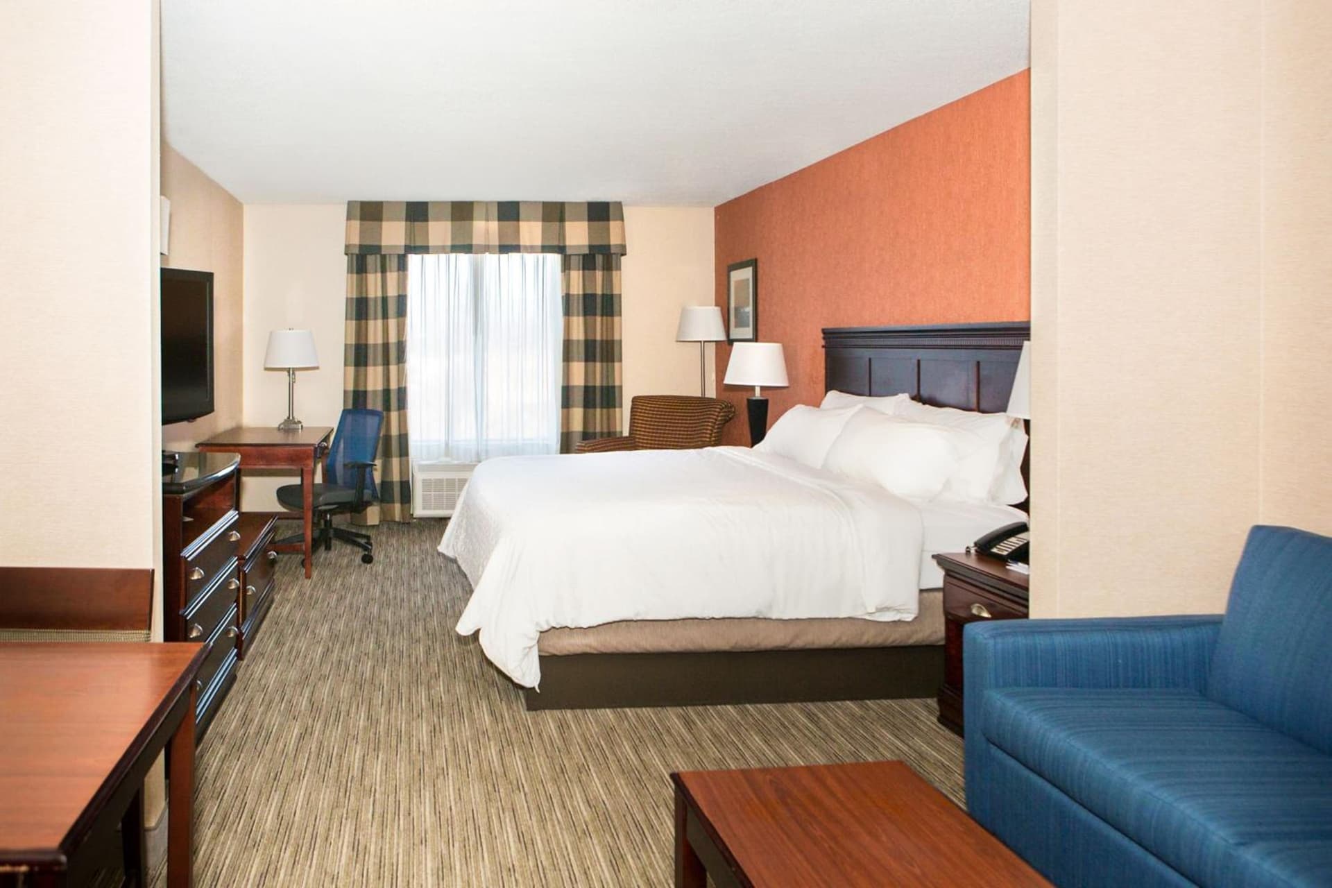 Holiday Inn Express & Suites by IHG Chambersburg by IHG gallery photo in Chambersburg, PA — image 51