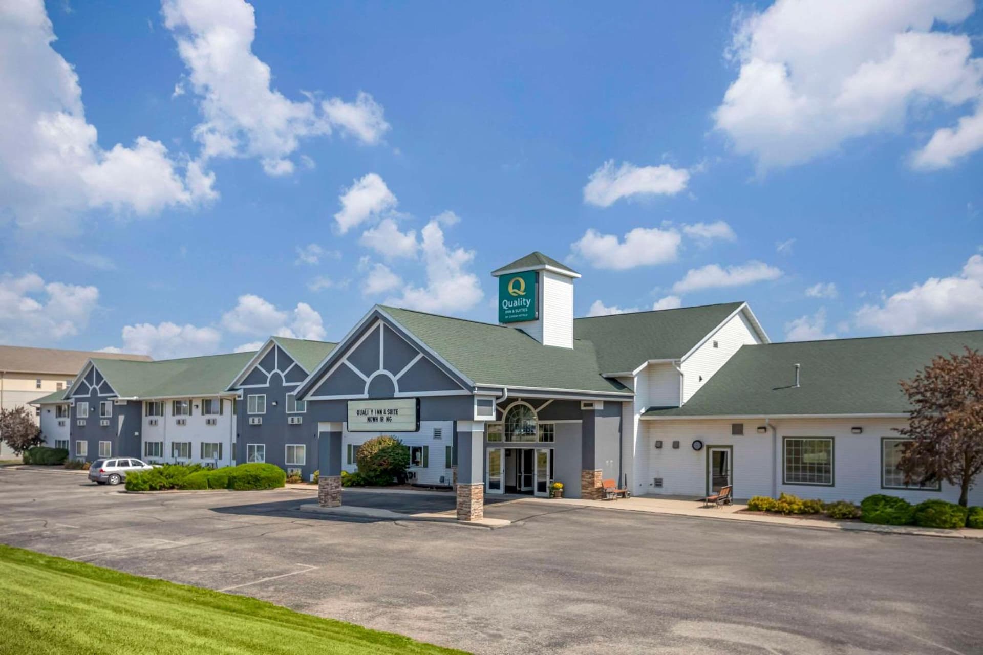 Quality Inn & Suites Stoughton - Madison South interior in Stoughton, WI — gallery photo 2
