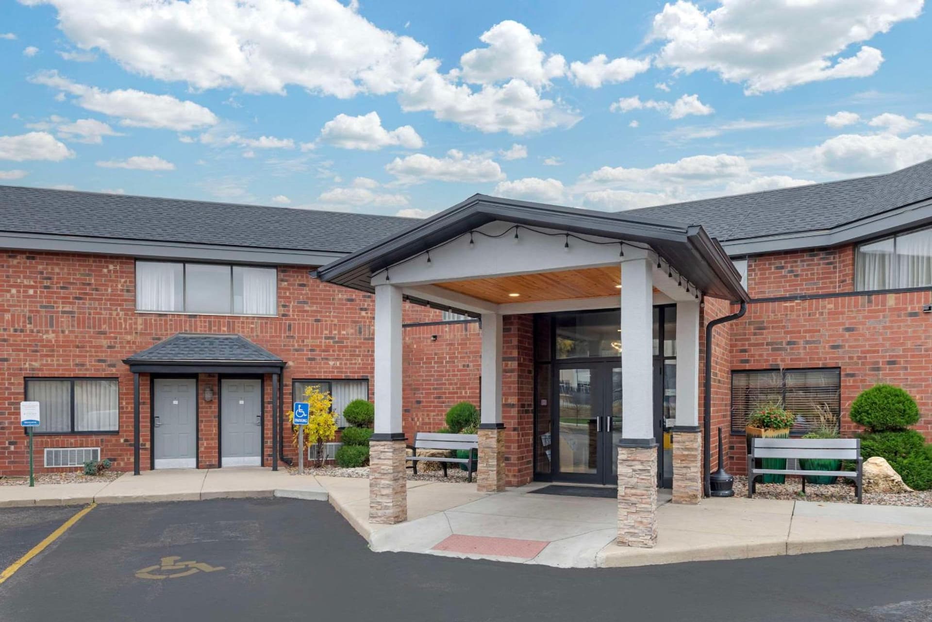 Quality Inn & Suites Mayo Clinic Area gallery photo in Rochester, MN — image 8