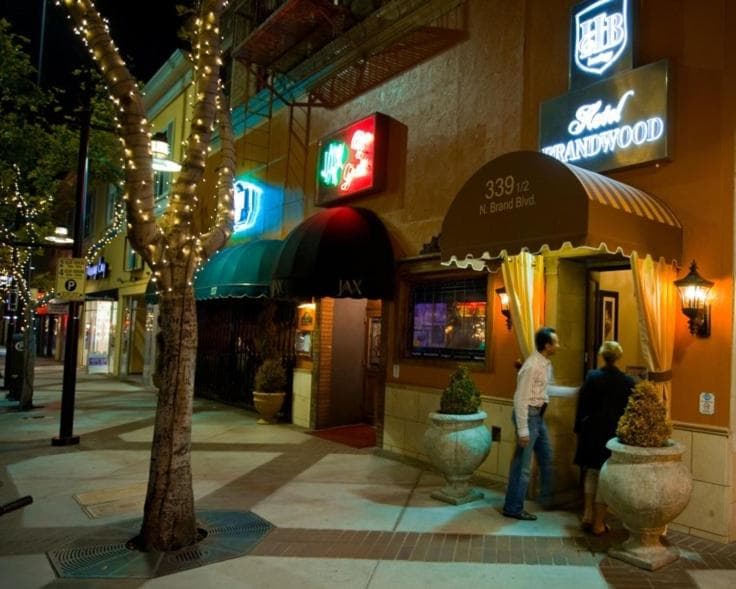 Brand Plaza Hotel gallery photo in Glendale, CA — image 5