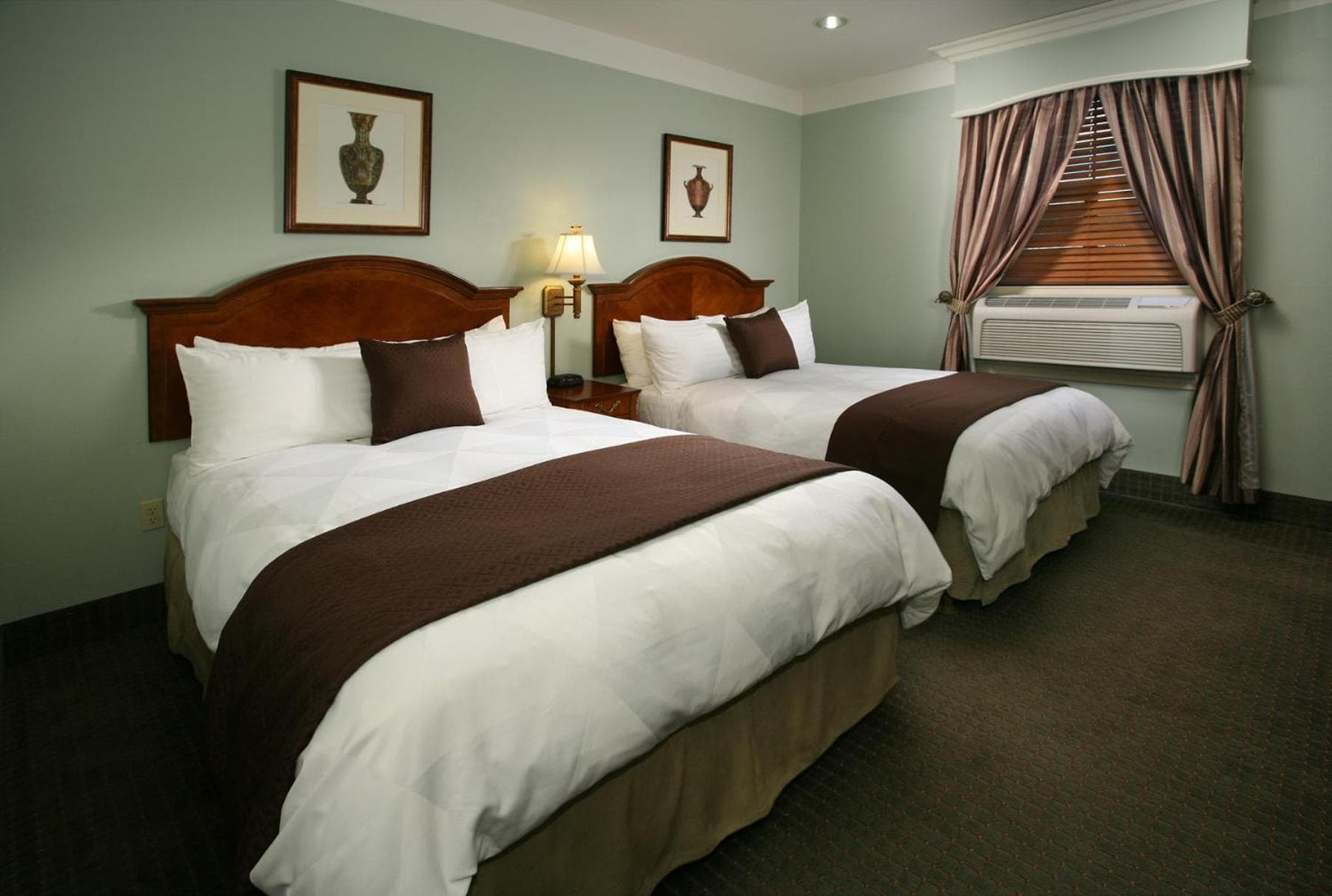 Brand Plaza Hotel gallery photo in Glendale, CA — image 19