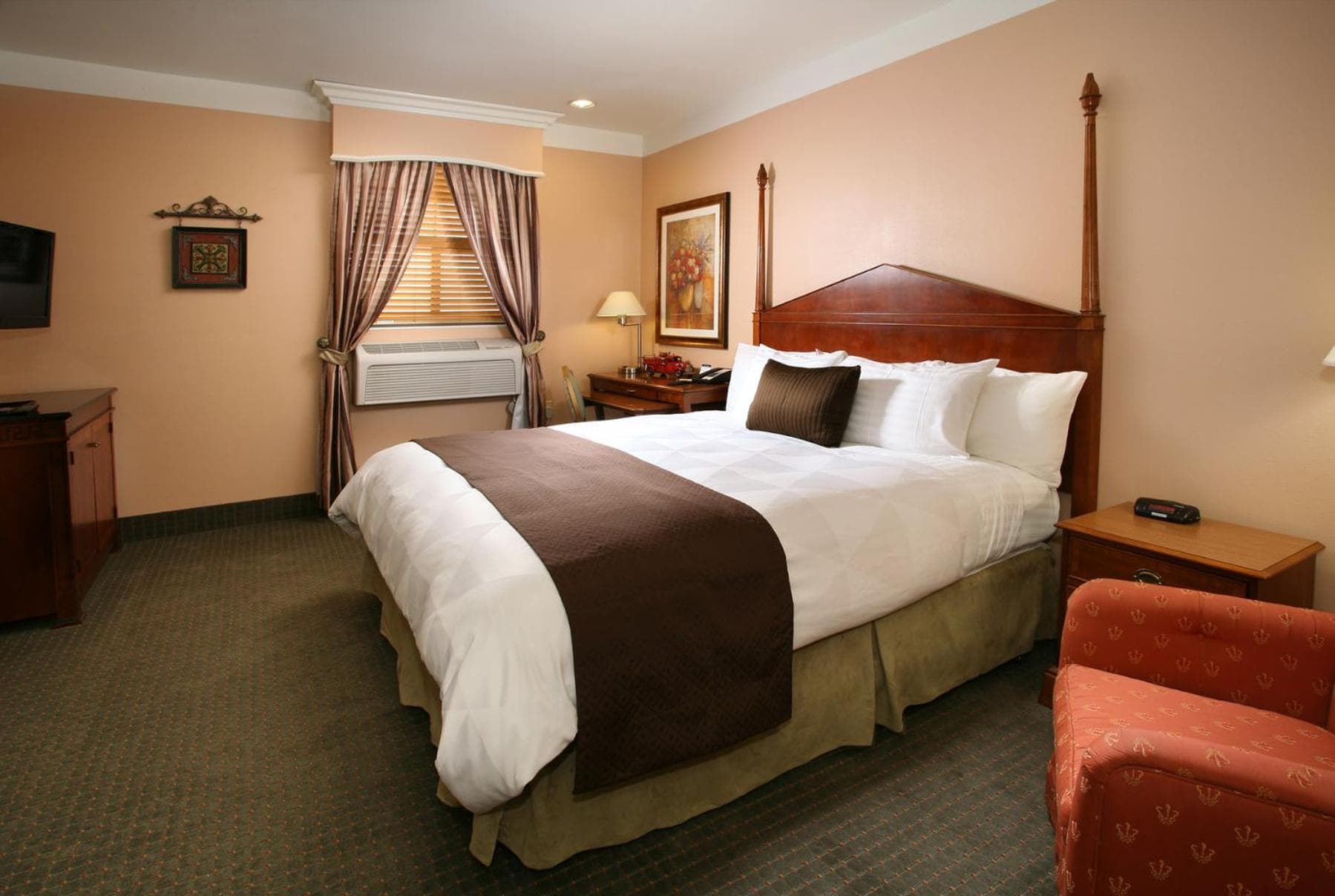 Brand Plaza Hotel gallery photo in Glendale, CA — image 10