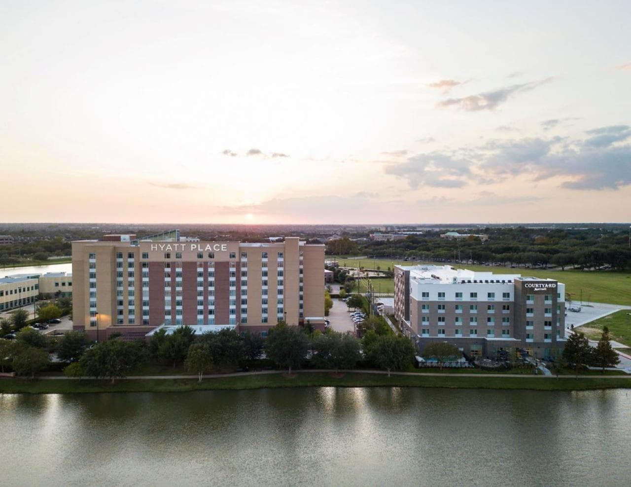 Courtyard by Marriott Houston Sugar Land/Lake Pointe interior in Sugar Land, TX — gallery photo 2