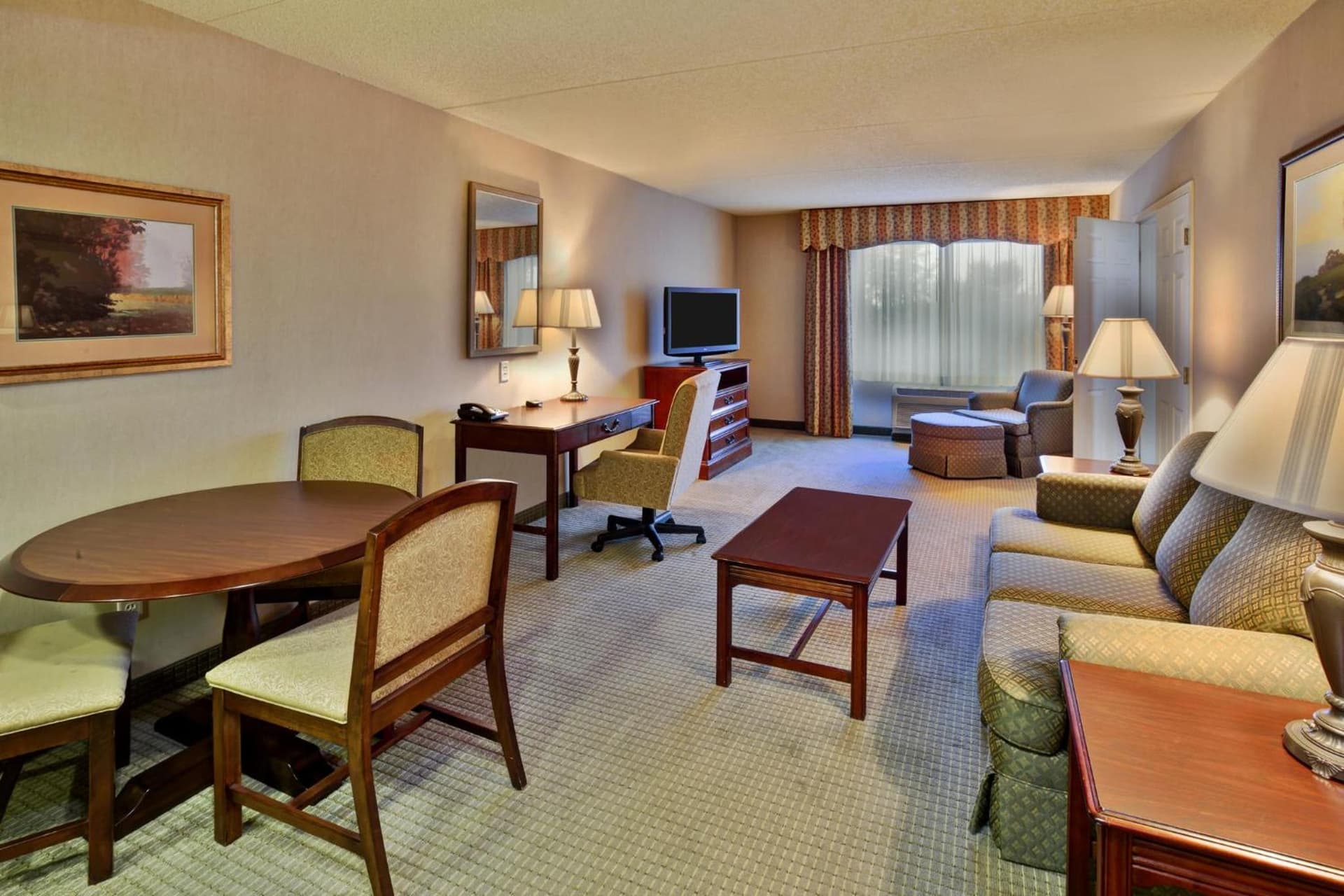 Holiday Inn Hotel & Suites Ann Arbor University of Michigan Area by IHG gallery photo in Ann Arbor, MI — image 69