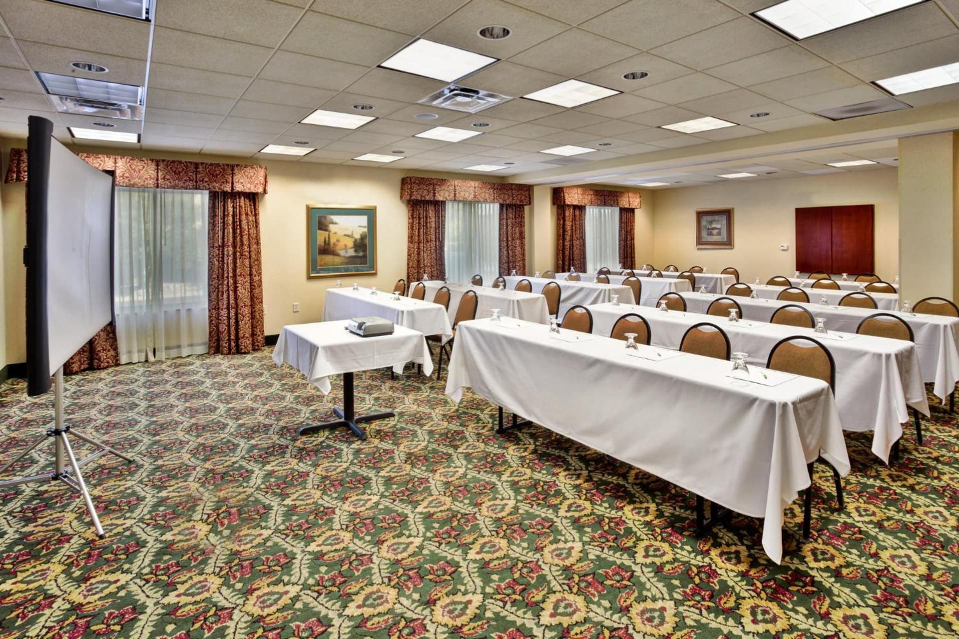 Holiday Inn Hotel & Suites Ann Arbor University of Michigan Area by IHG gallery photo in Ann Arbor, MI — image 54
