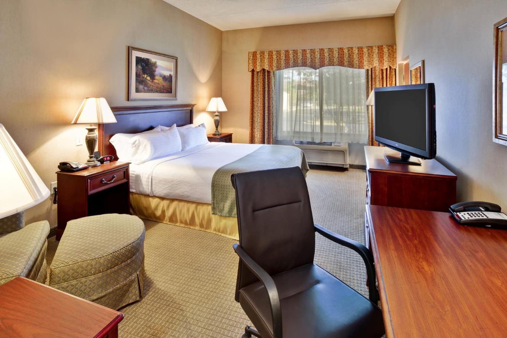 Holiday Inn Hotel & Suites Ann Arbor University of Michigan Area by IHG gallery photo in Ann Arbor, MI — image 55