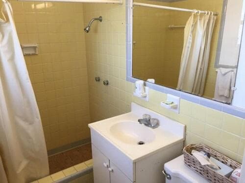 Economy Suites gallery photo in Winter Haven, FL — image 6