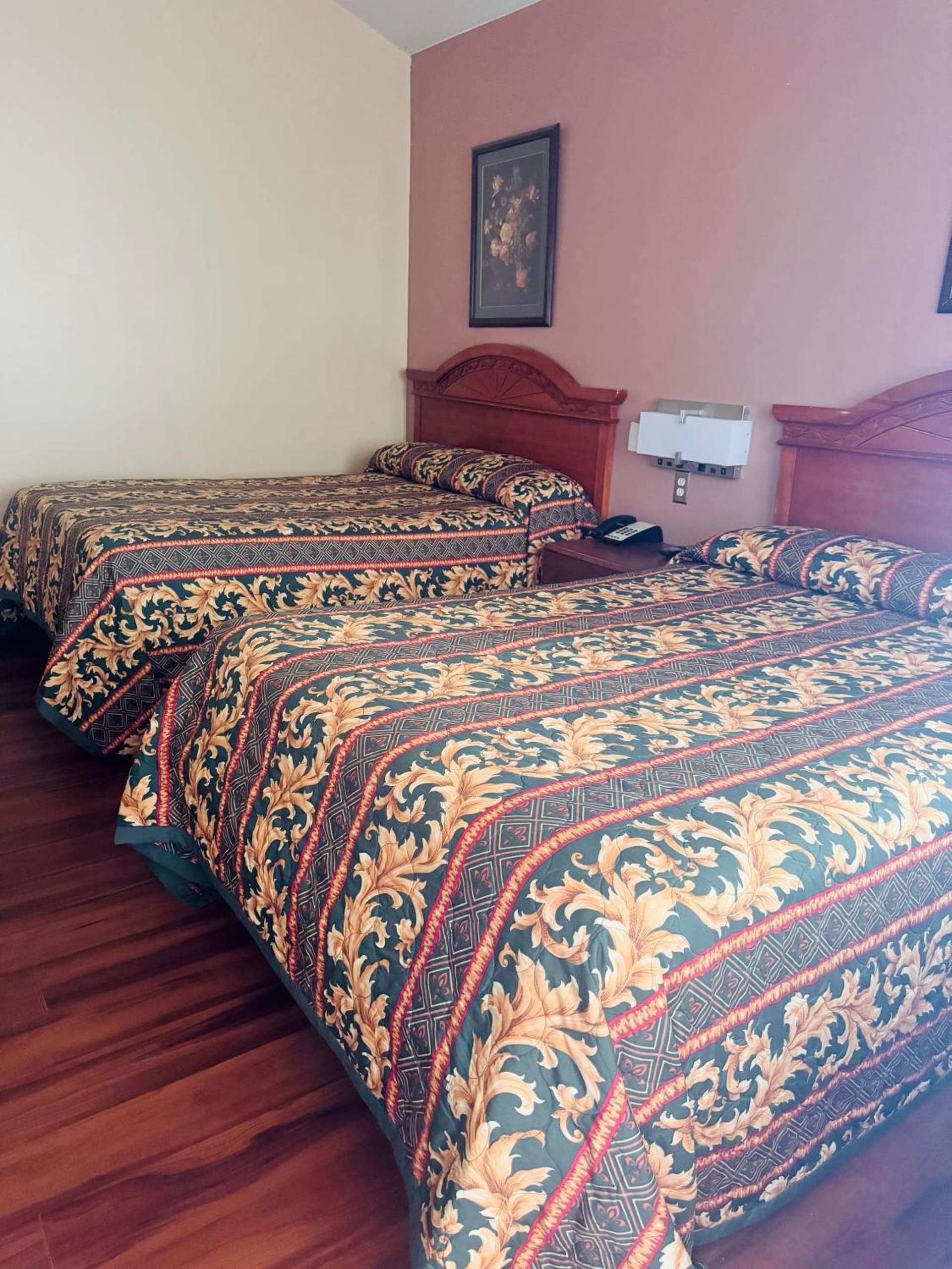 PAYLESS INN interior in Kingfisher, OK — gallery photo 2